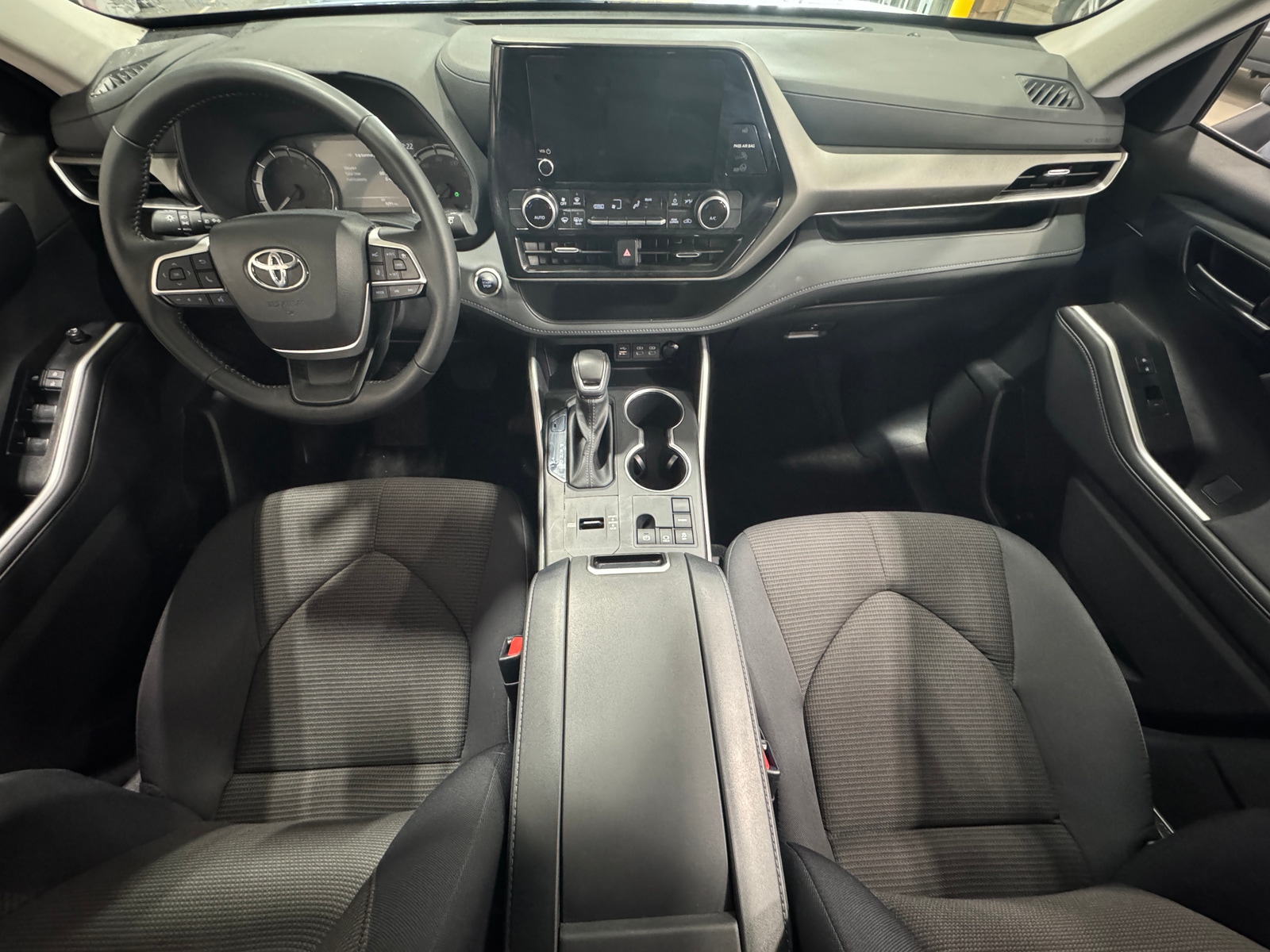 Thumbnail: 2025 Toyota Highlander - 3