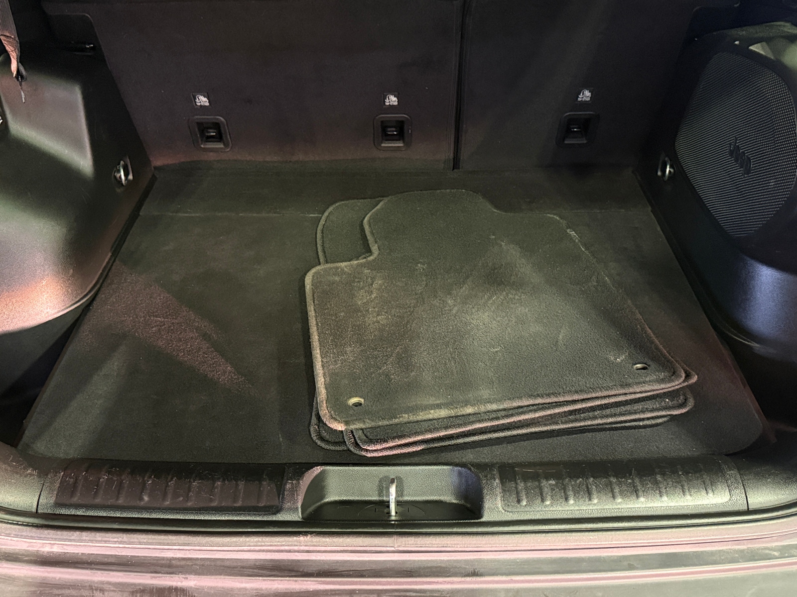 Thumbnail: 2020 Jeep Cherokee - 6