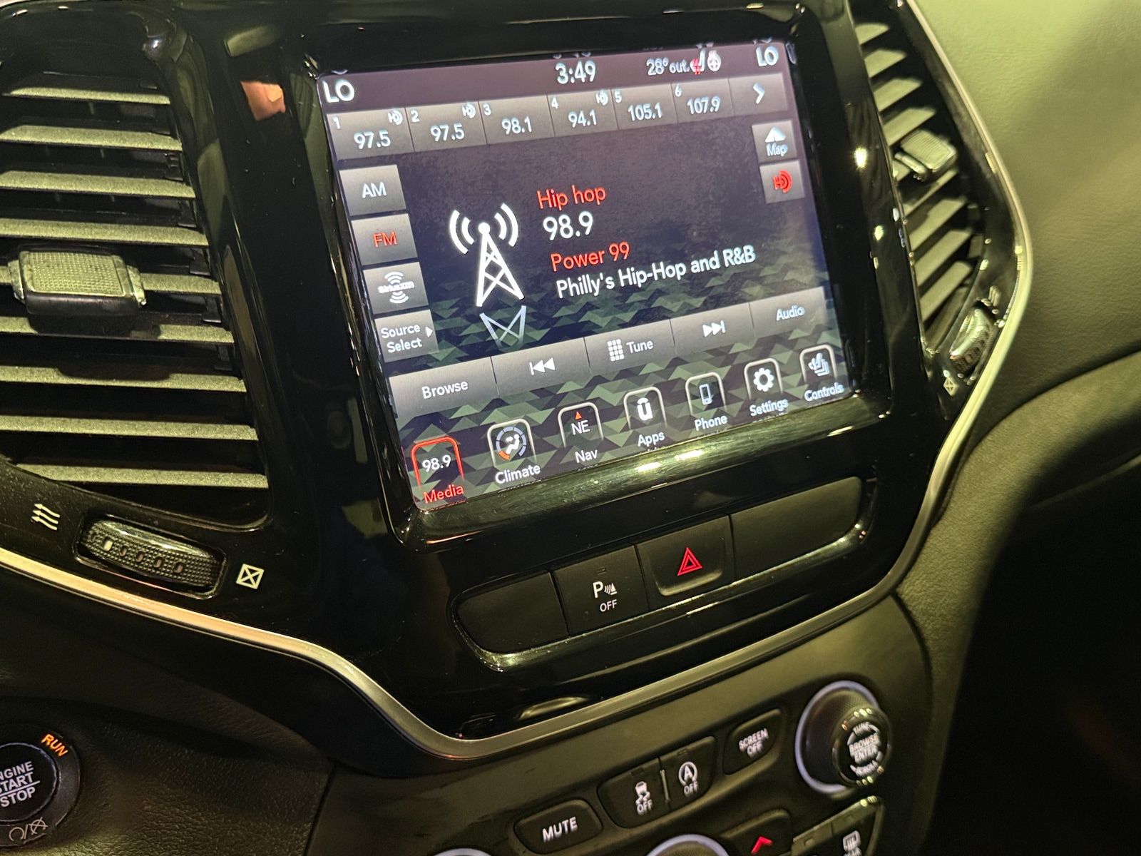 Thumbnail: 2020 Jeep Cherokee - 3