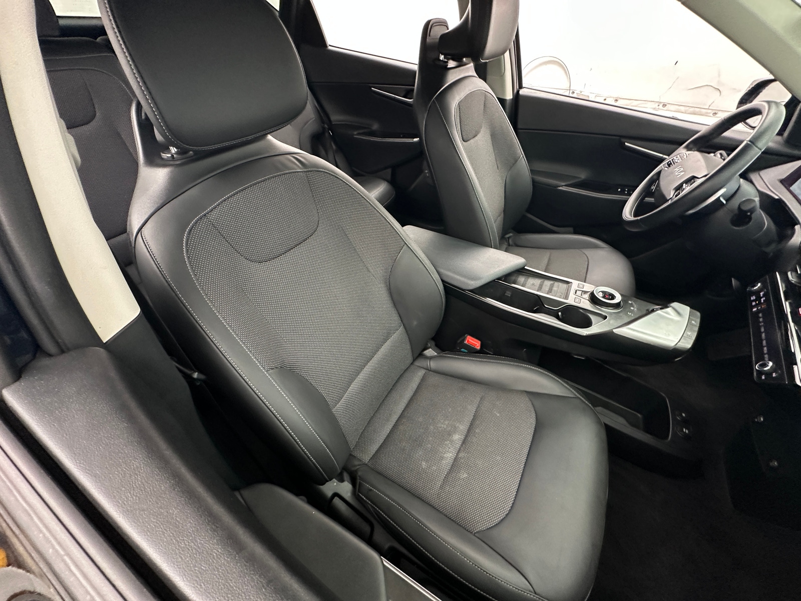 Thumbnail: 2024 Kia EV6 - 2