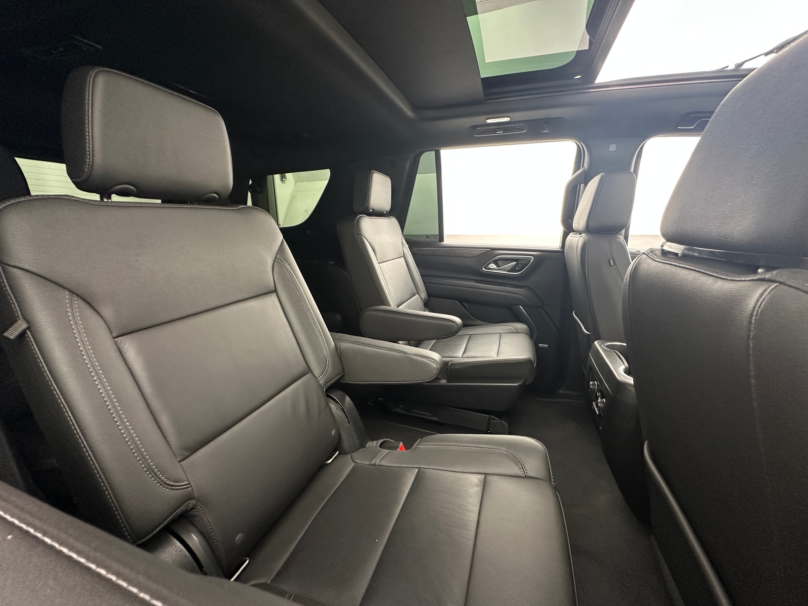 Thumbnail: 2022 Chevrolet Tahoe - 5