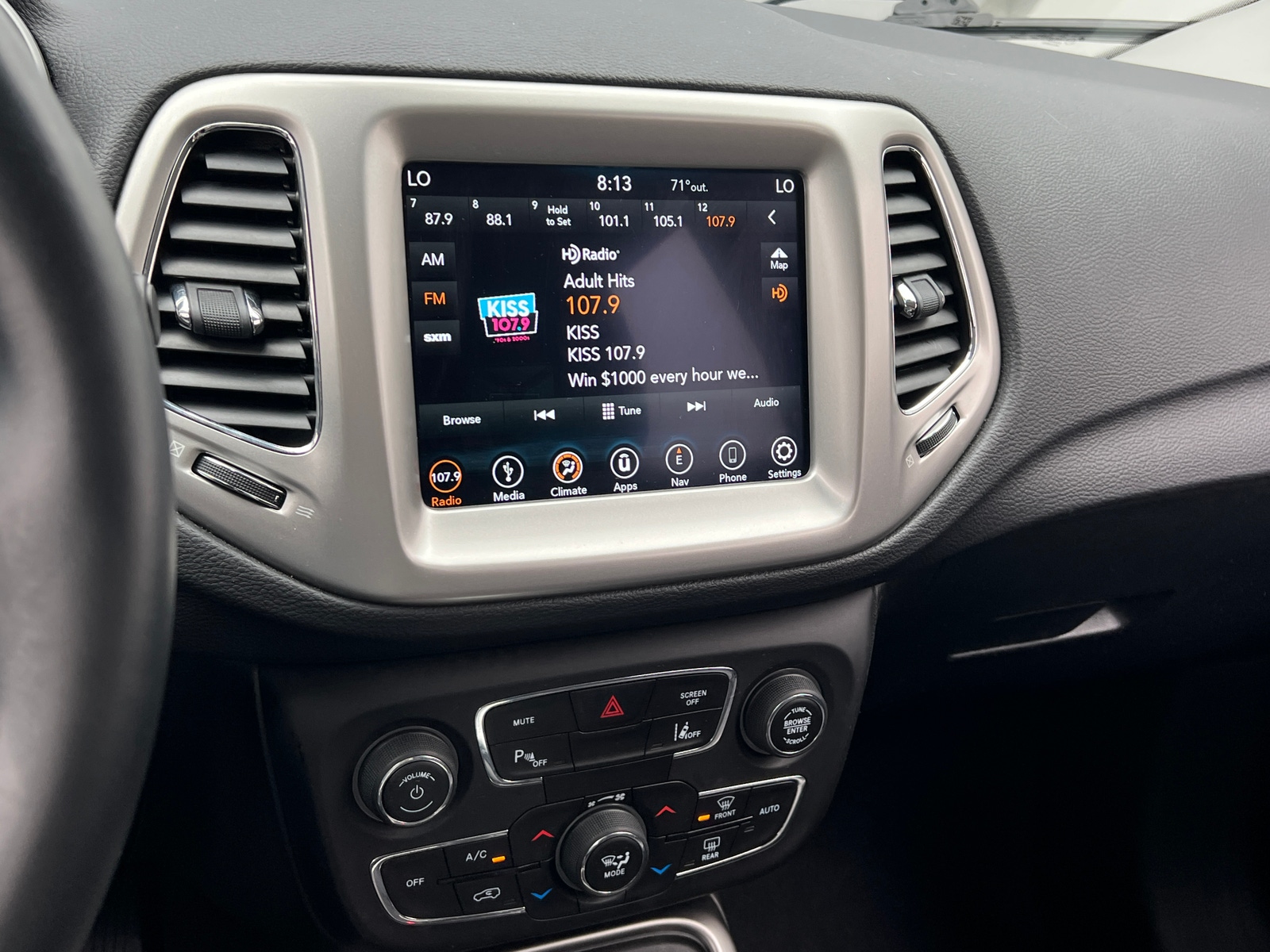 Thumbnail: 2019 Jeep Compass - 4