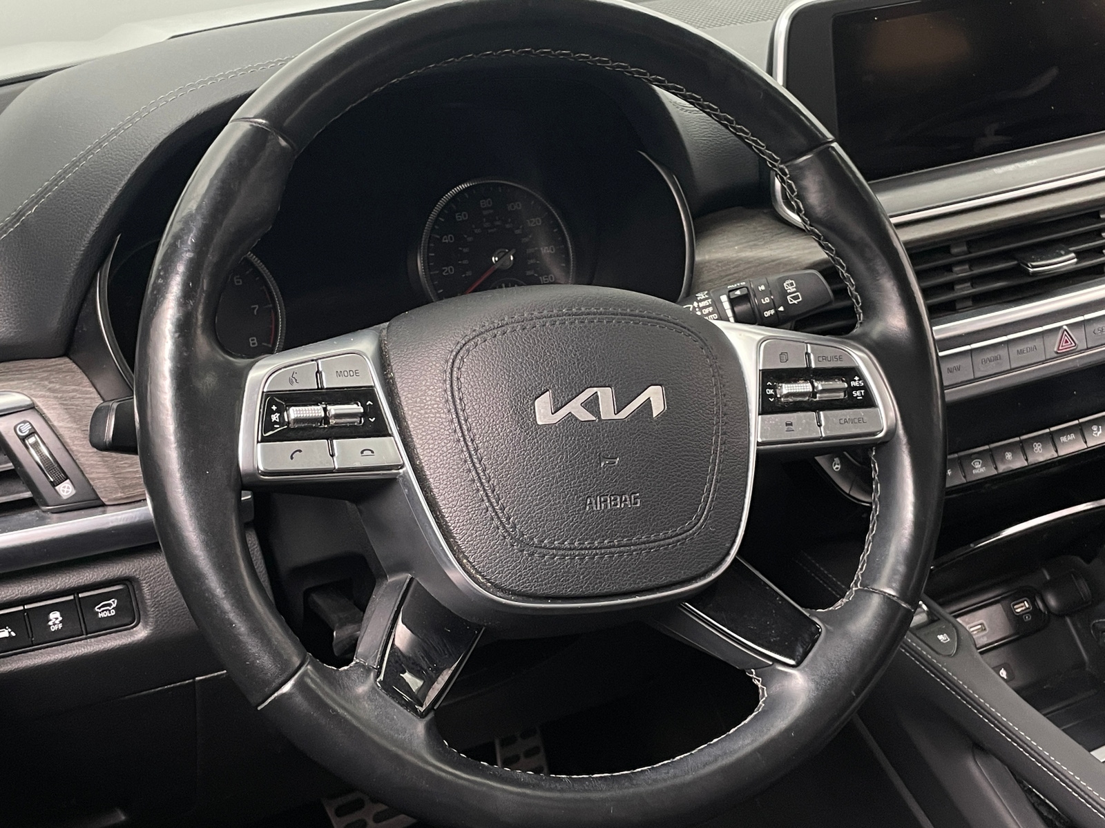 Thumbnail: 2022 Kia Telluride - 4