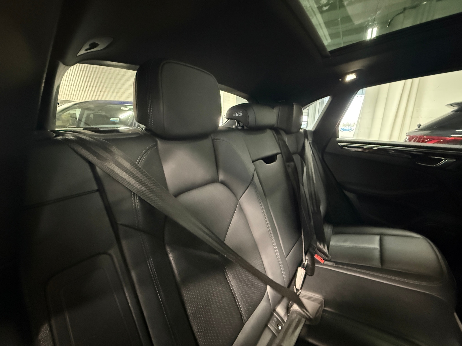 Thumbnail: 2025 Porsche Macan - 5