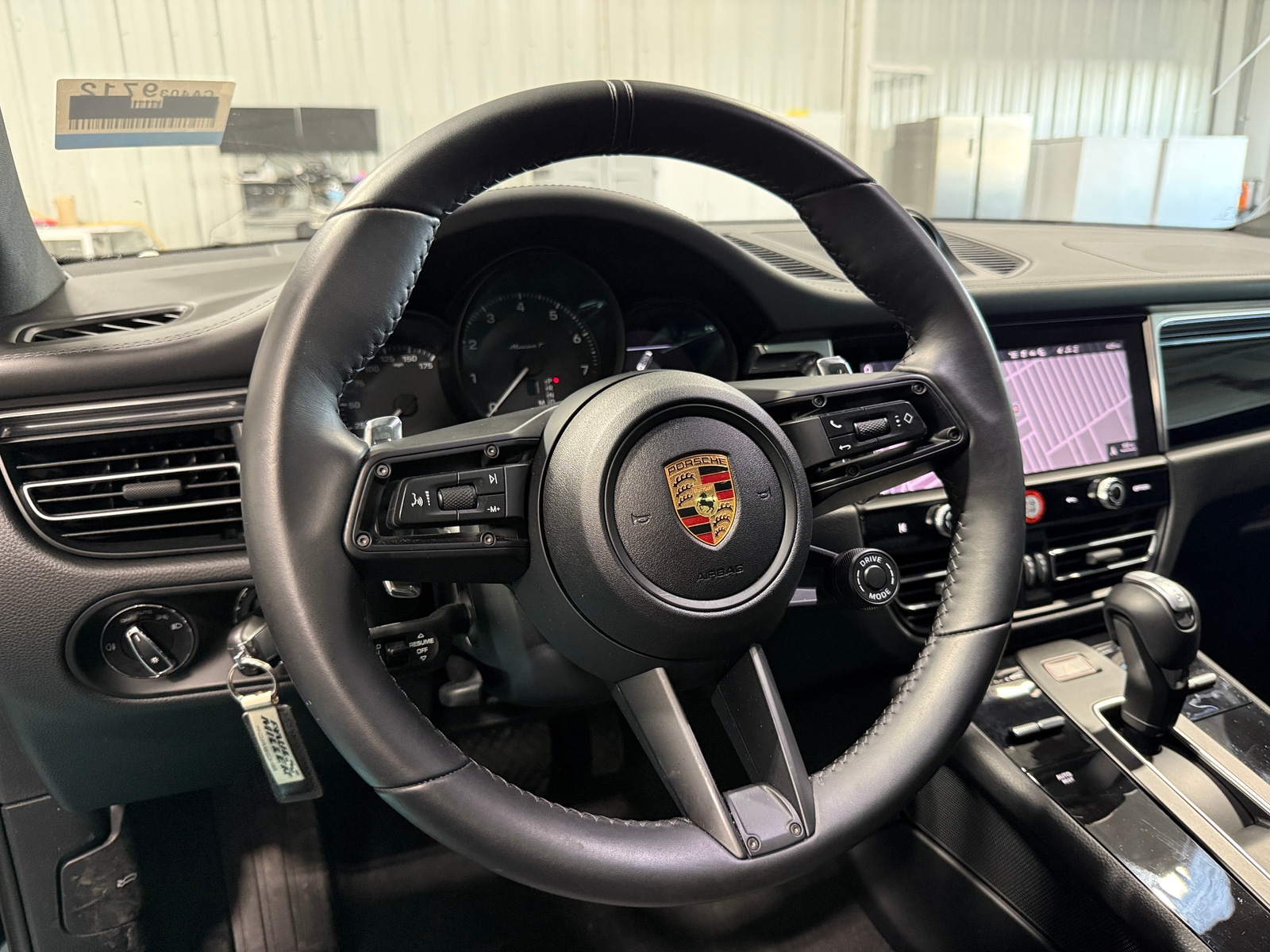 Thumbnail: 2025 Porsche Macan - 4