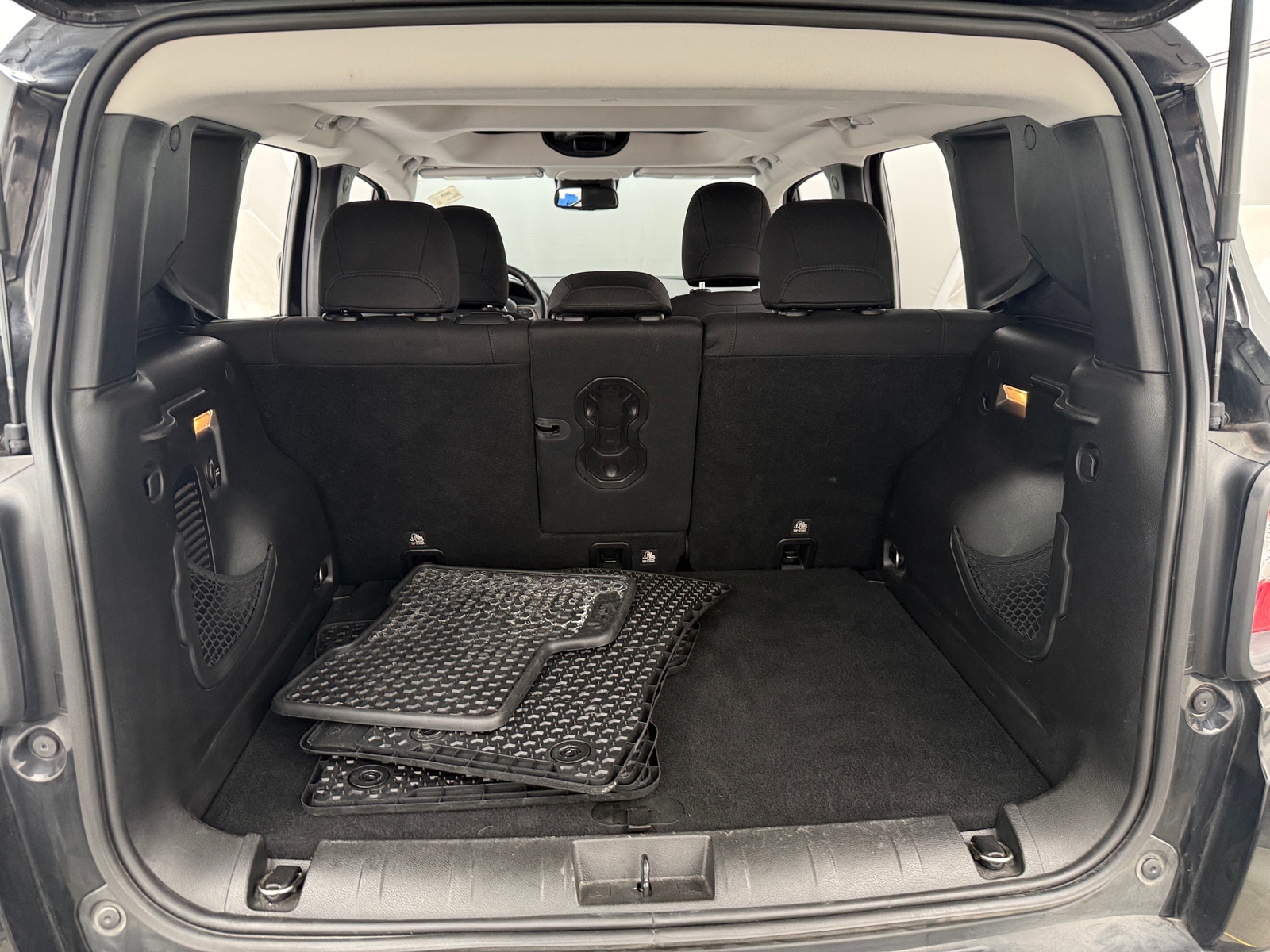 Thumbnail: 2017 Jeep Renegade - 7