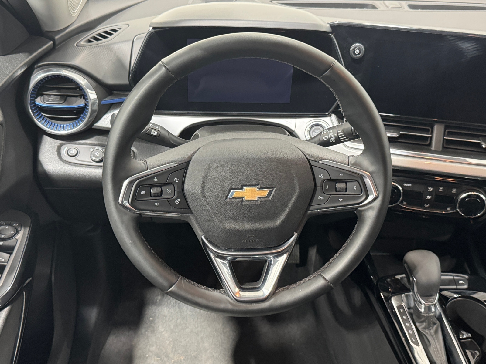 Thumbnail: 2025 Chevrolet Trax - 5