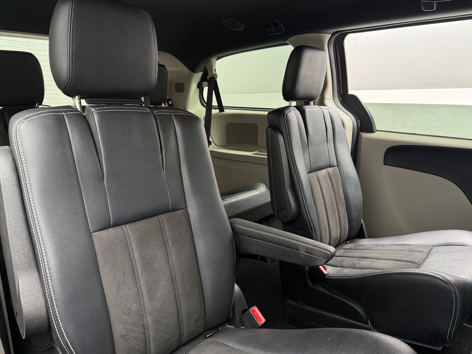 Thumbnail: 2020 Dodge Grand Caravan - 5