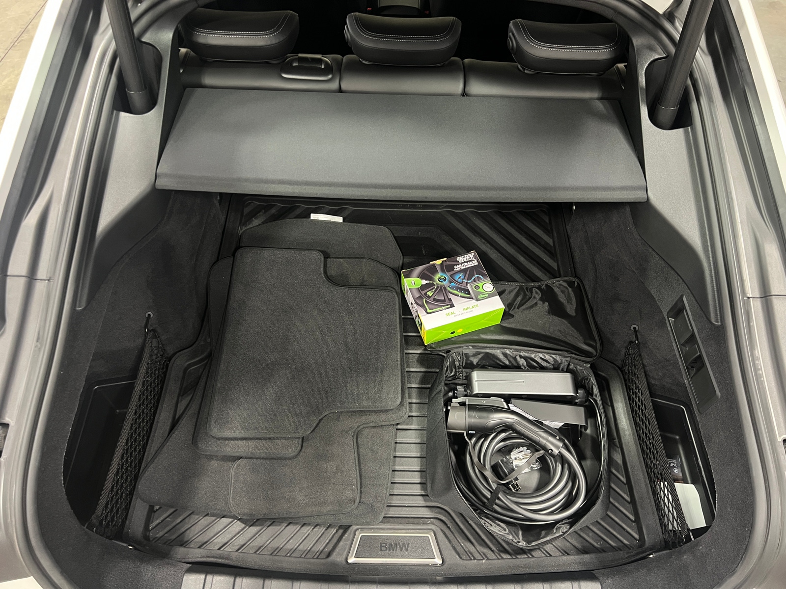 Thumbnail: 2022 BMW i4 - 7