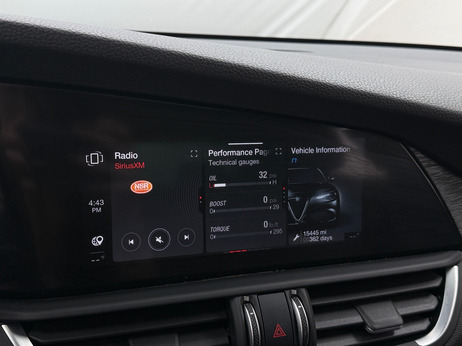 Thumbnail: 2020 Alfa Romeo Giulia - 3