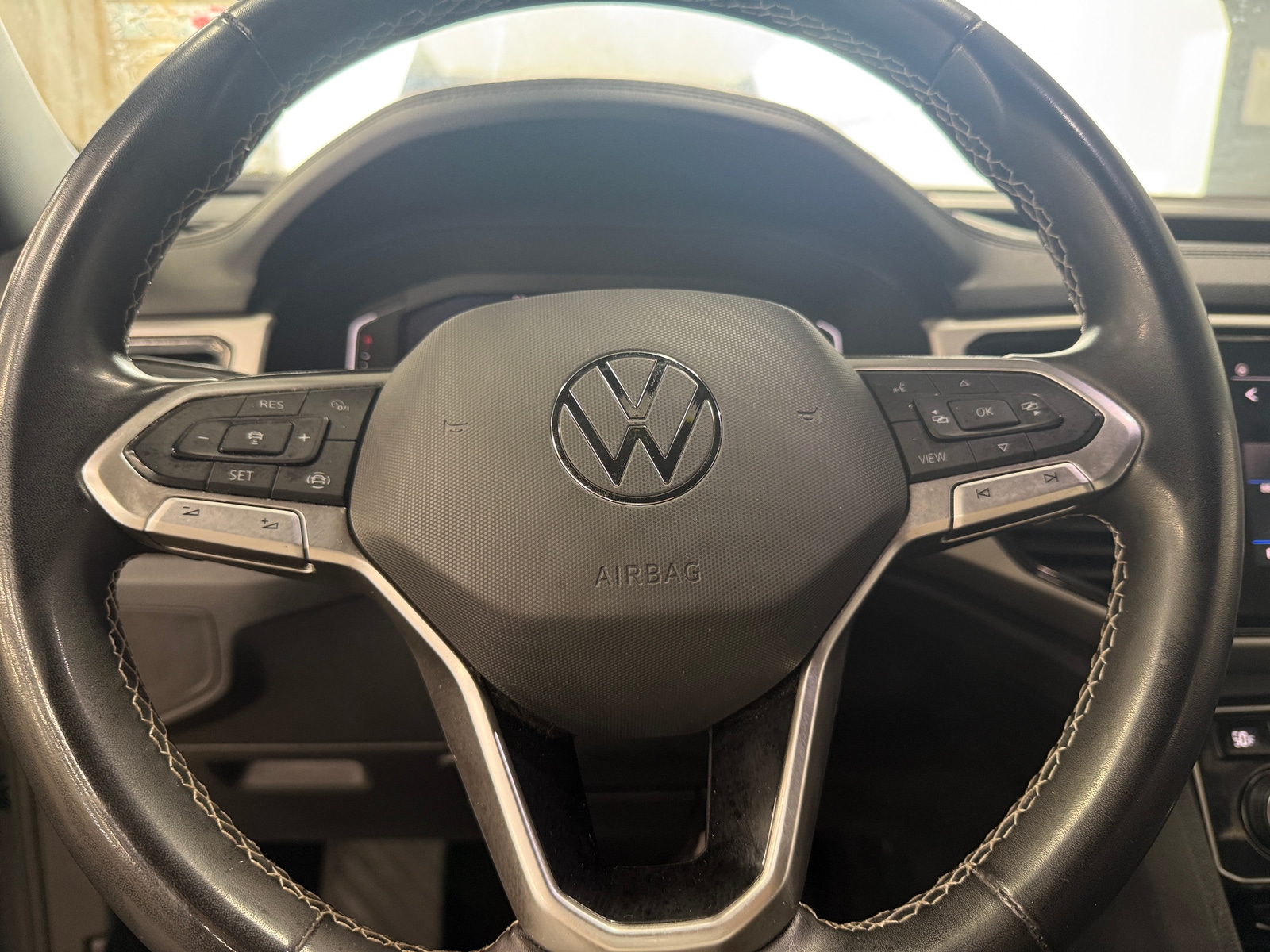 Thumbnail: 2022 Volkswagen Atlas - 4