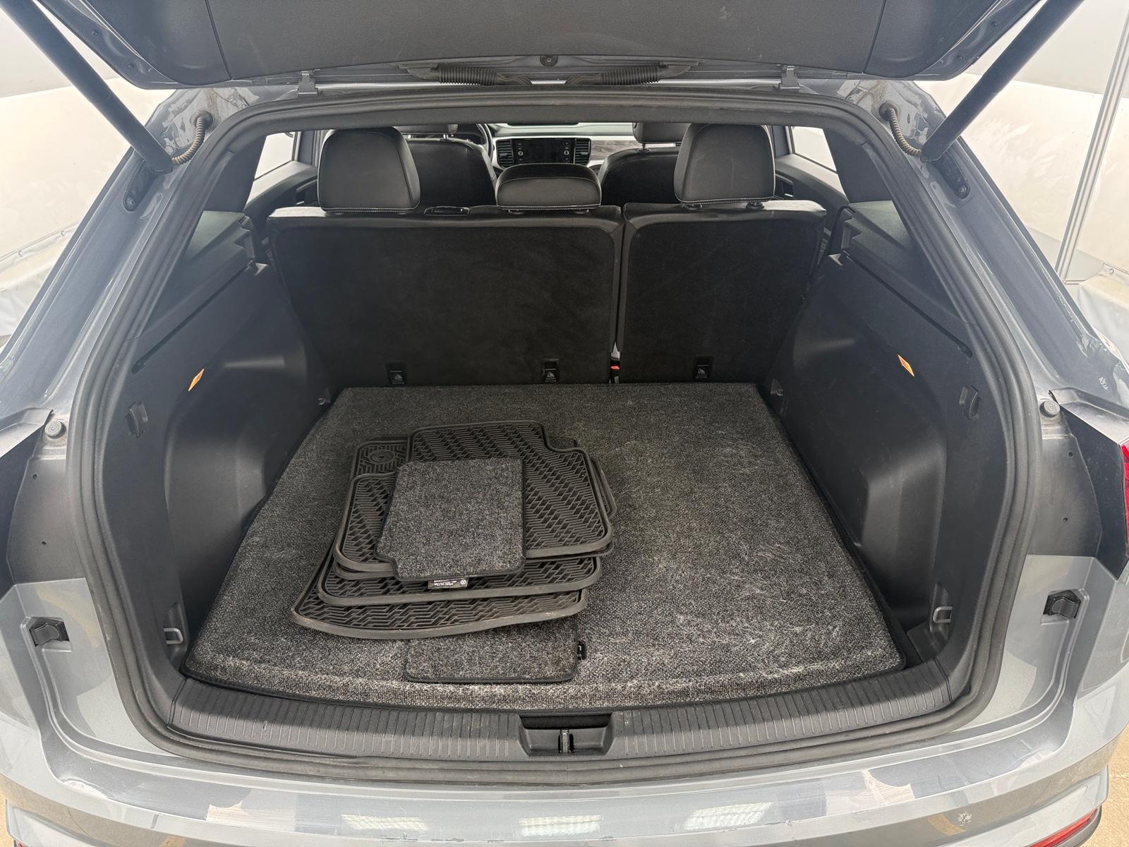 Thumbnail: 2022 Volkswagen Atlas - 6