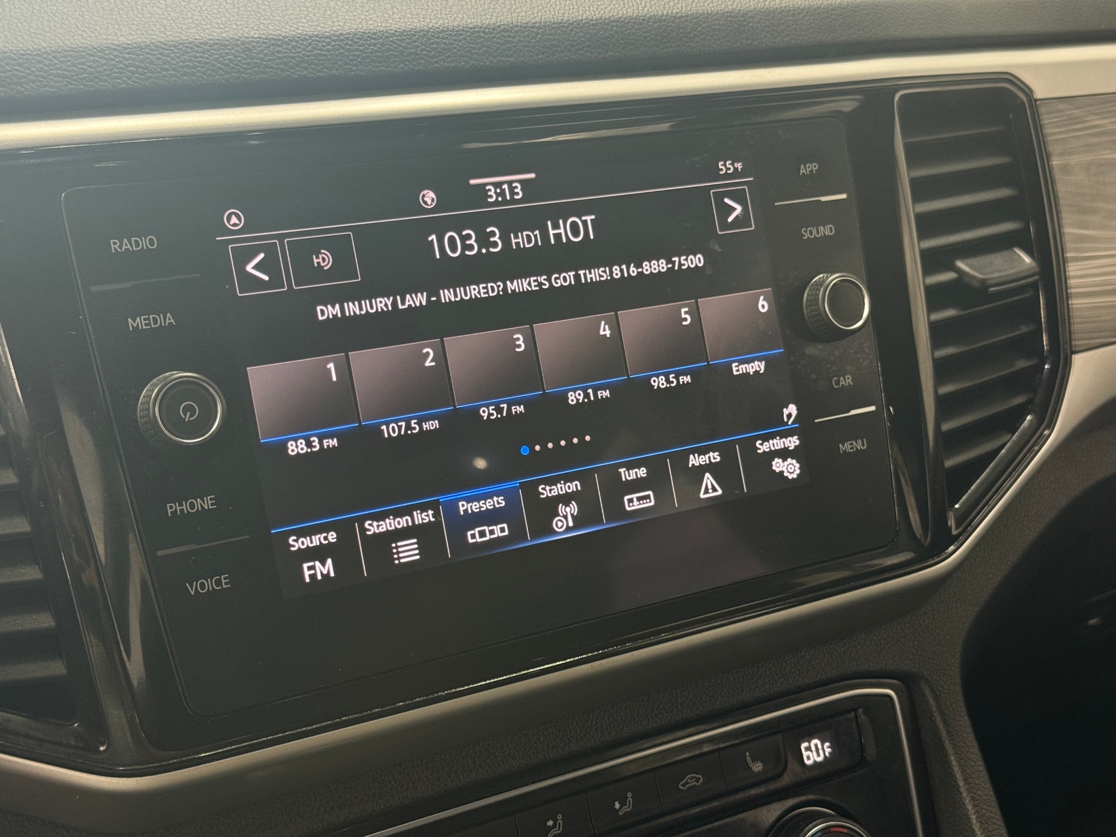 Thumbnail: 2022 Volkswagen Atlas - 3