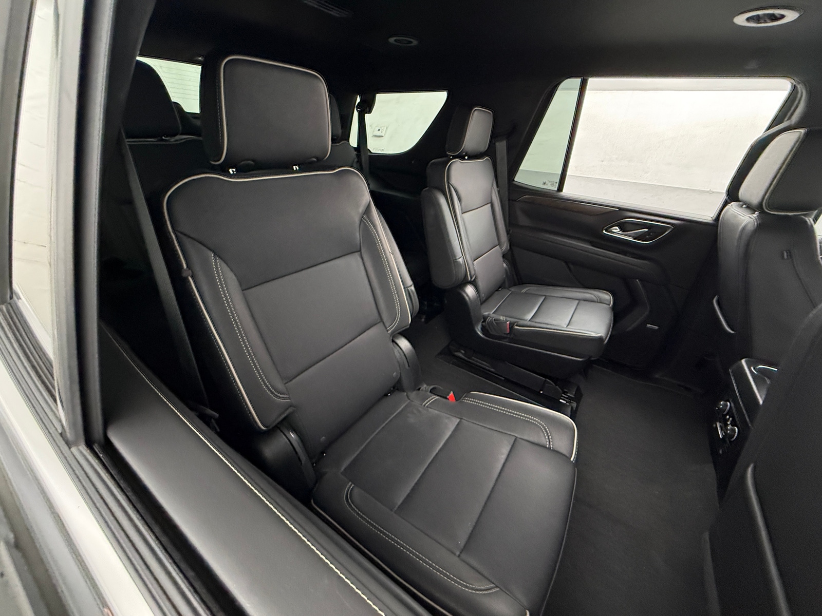 Thumbnail: 2023 Chevrolet Tahoe - 5