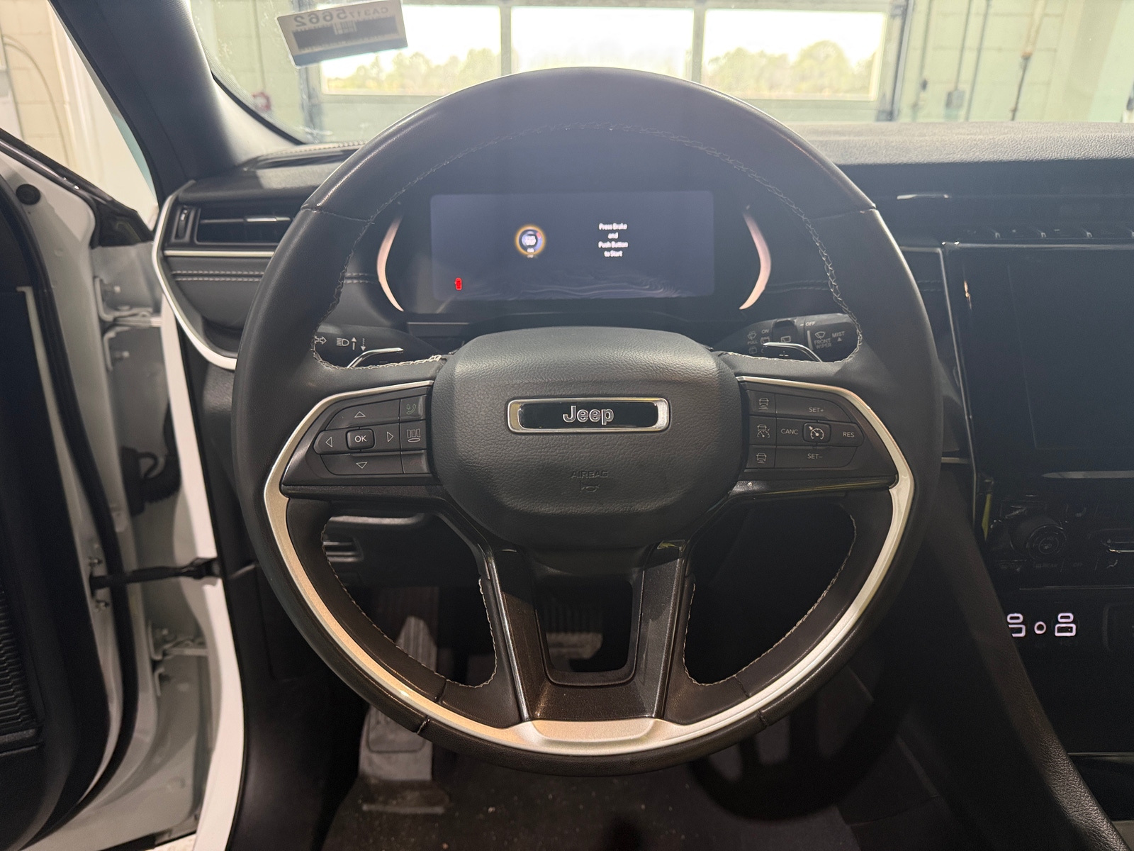 Thumbnail: 2023 Jeep Grand Cherokee - 4