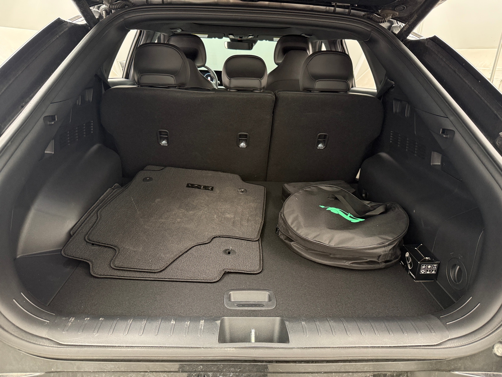 Thumbnail: 2023 Kia EV6 - 6