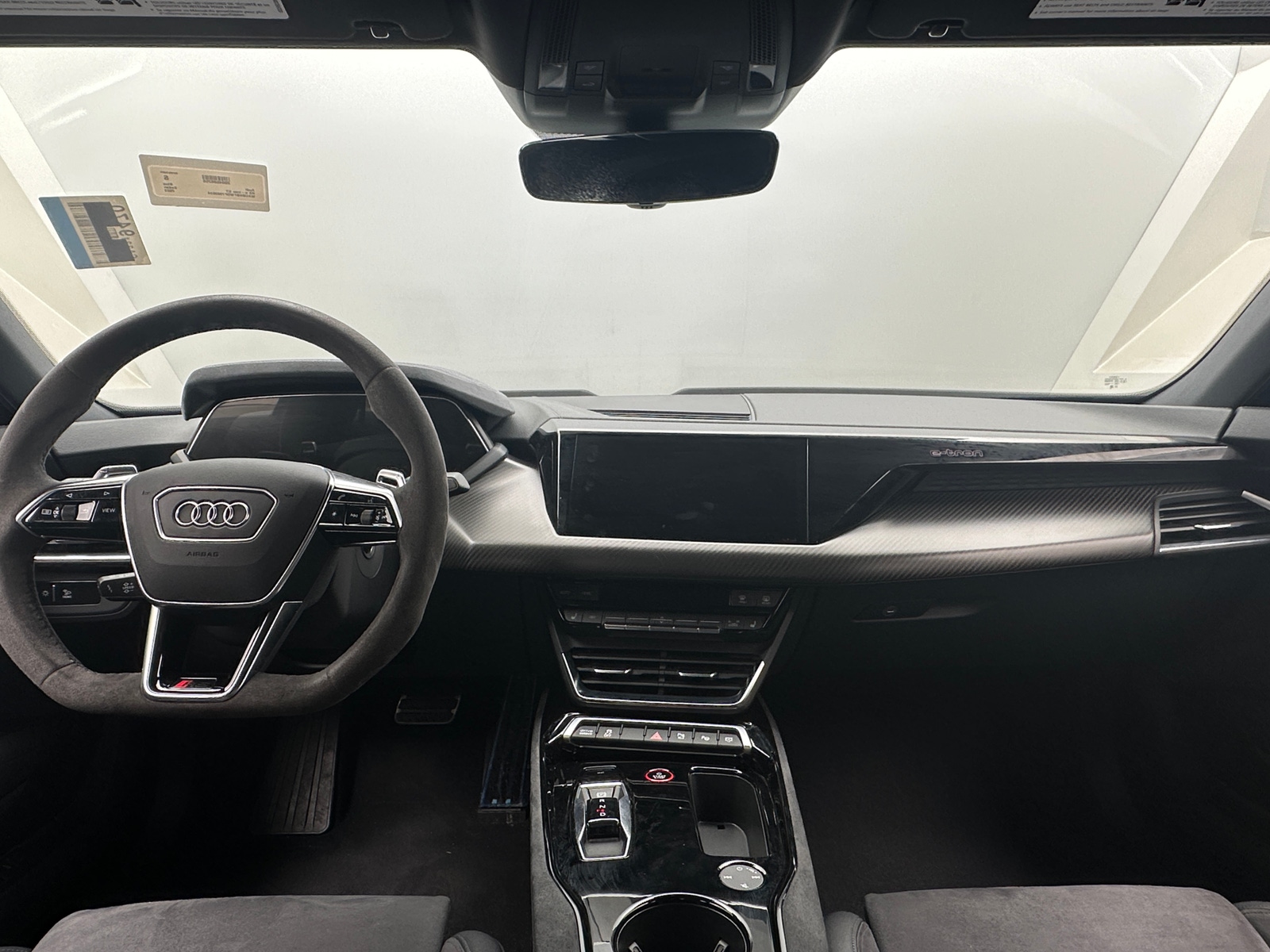 Thumbnail: 2023 Audi RS e-tron GT - 2