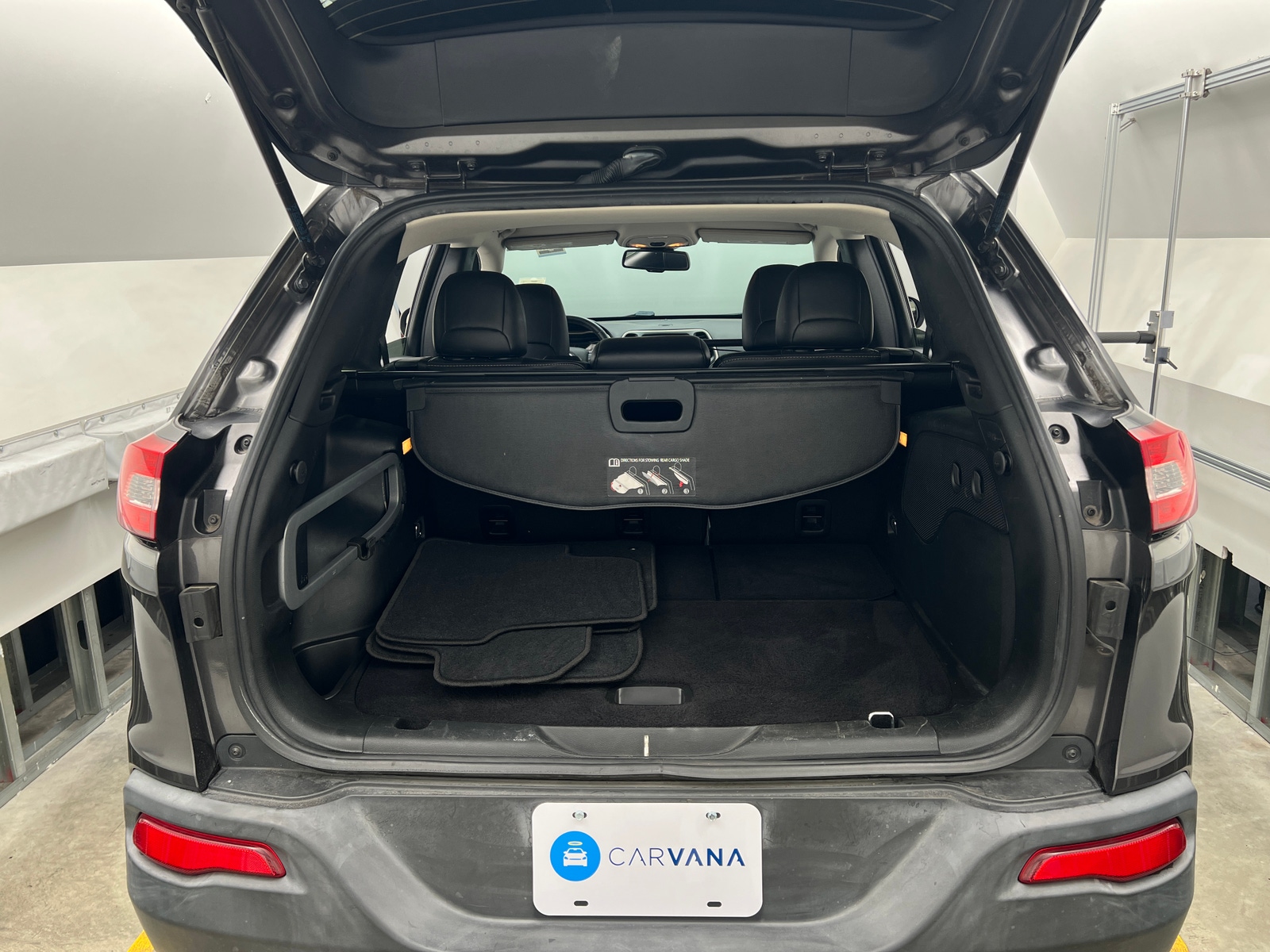 Thumbnail: 2017 Jeep Cherokee - 6