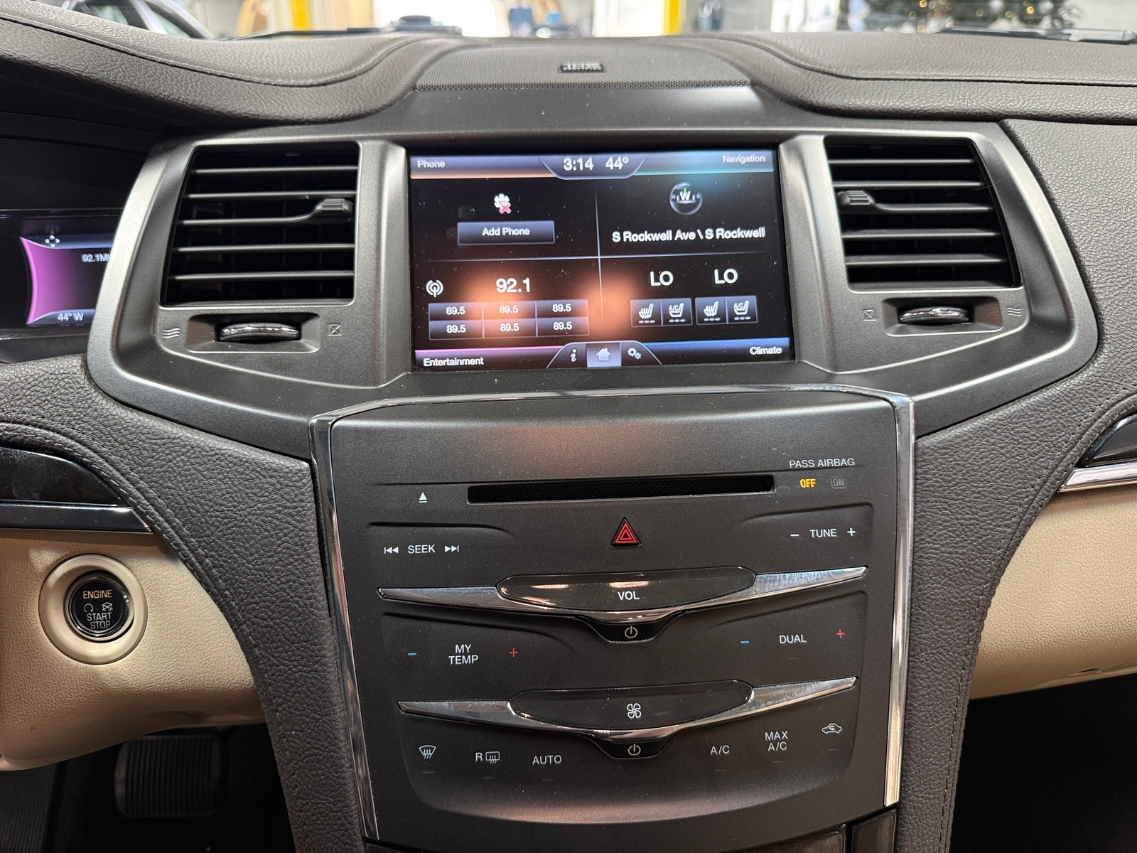 Thumbnail: 2015 Lincoln MKS - 3