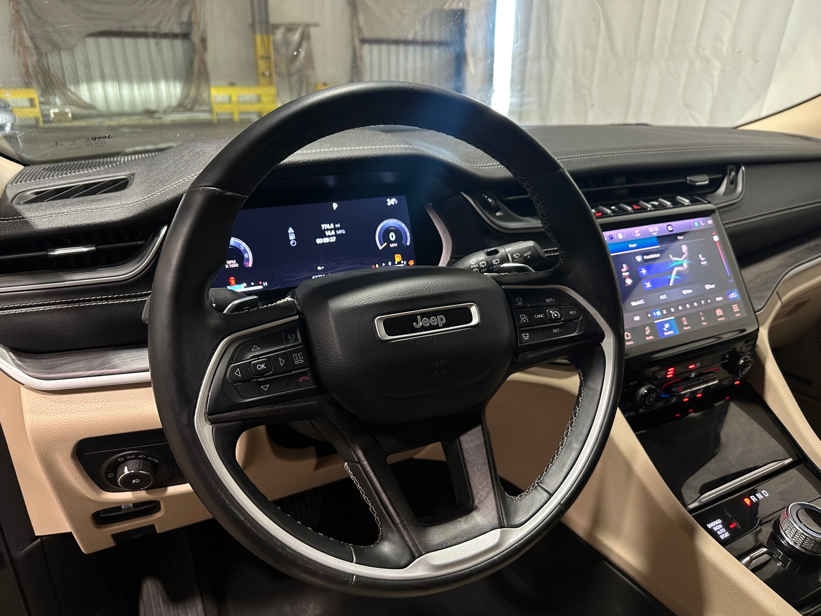 Thumbnail: 2021 Jeep Grand Cherokee L - 4