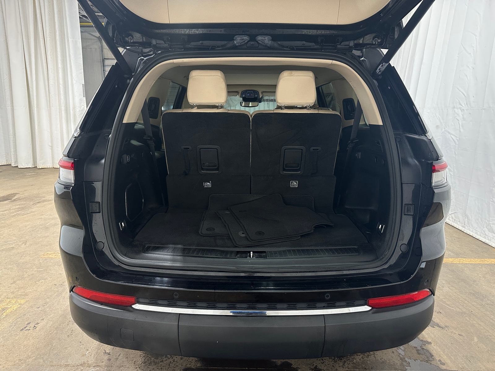 Thumbnail: 2021 Jeep Grand Cherokee L - 6