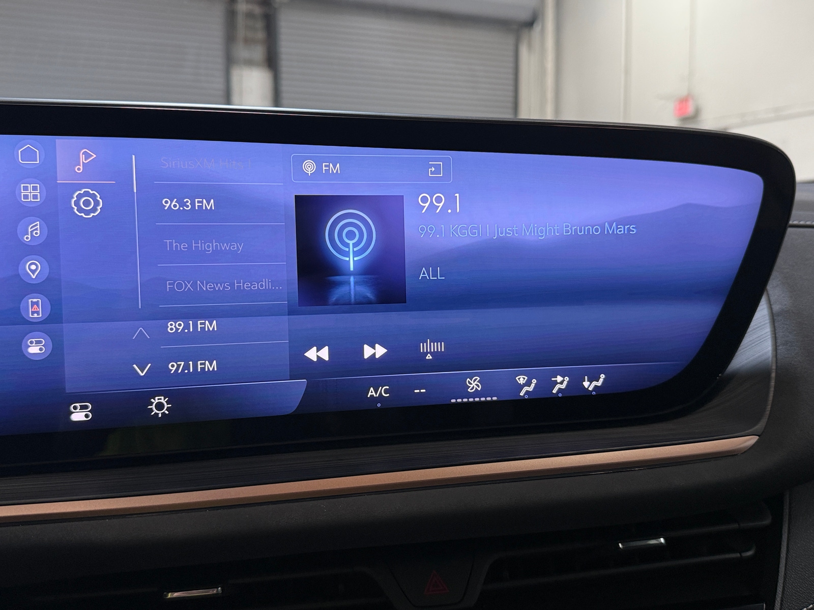 Thumbnail: 2025 Buick Envision - 3