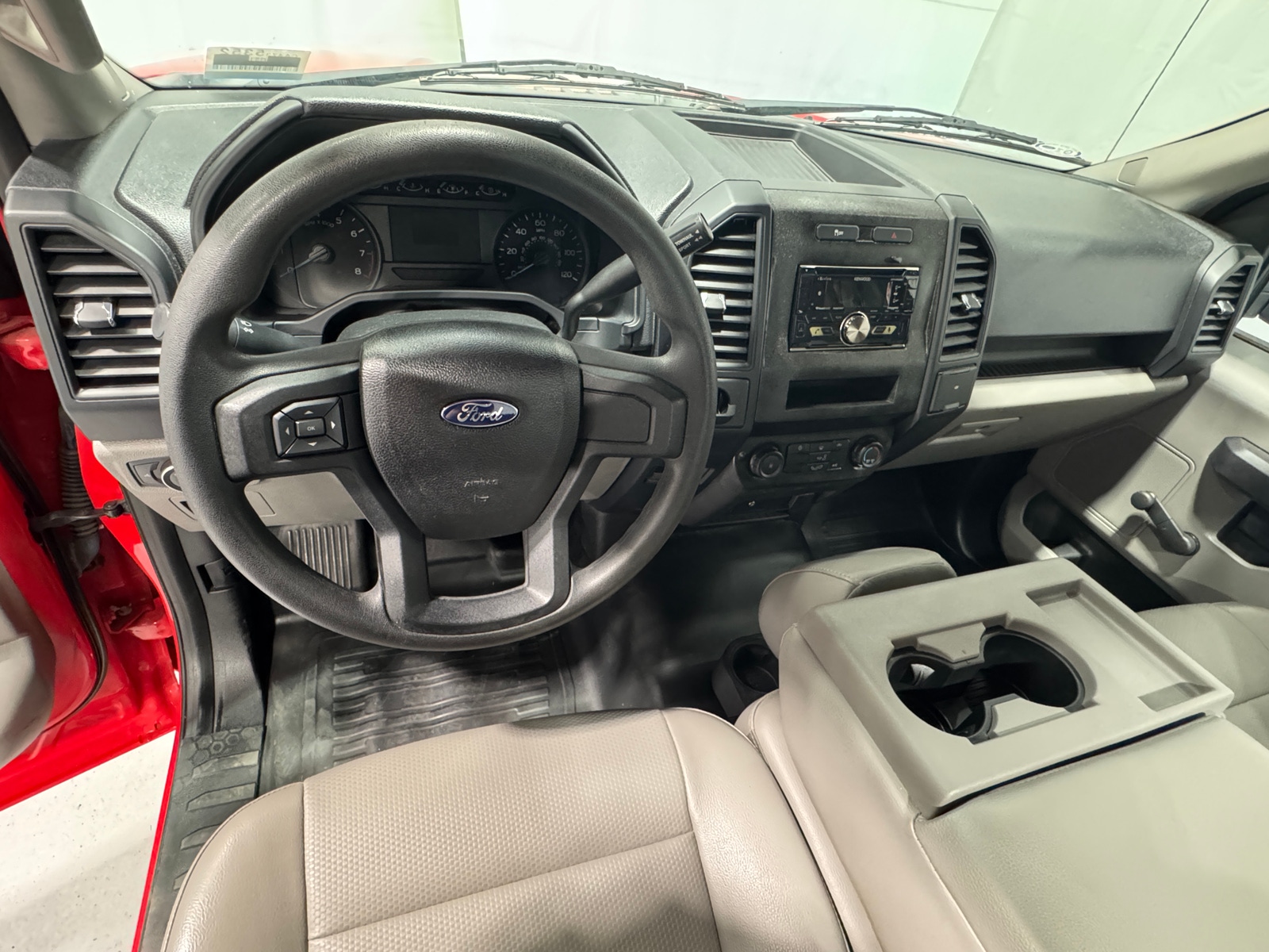 Thumbnail: 2016 Ford Econoline - 3