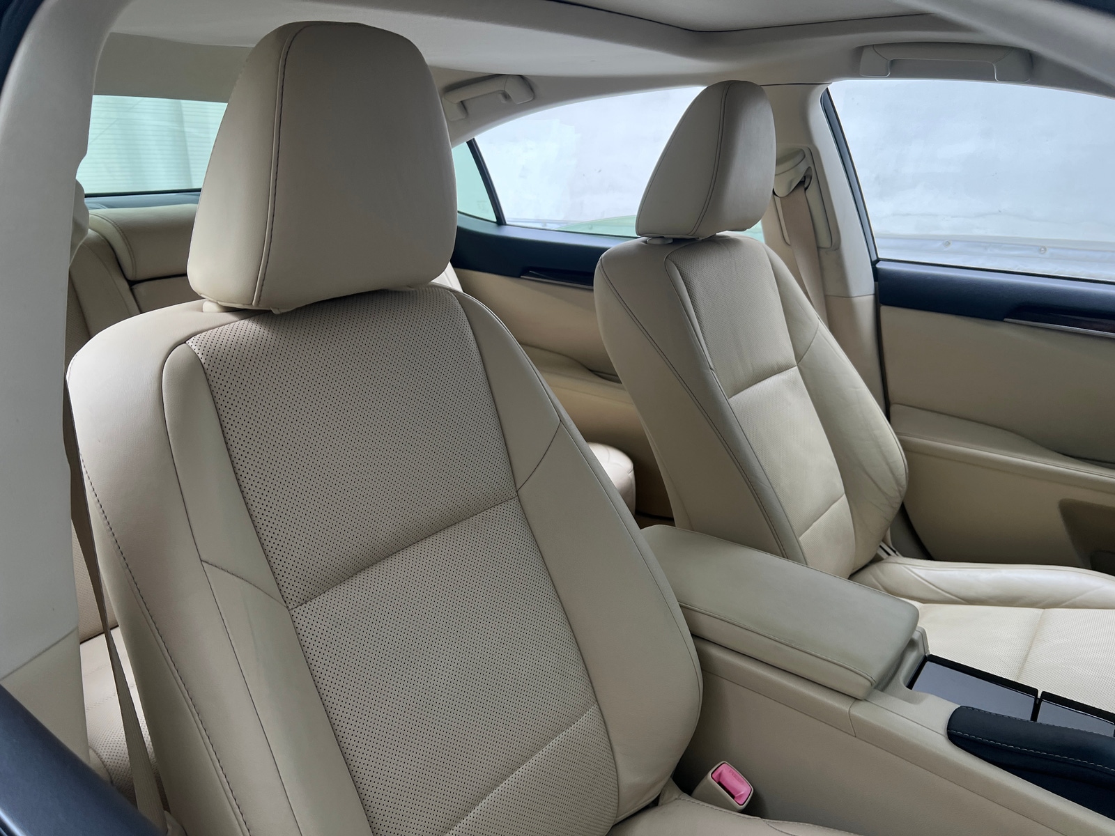 Thumbnail: 2014 Lexus ES - 2