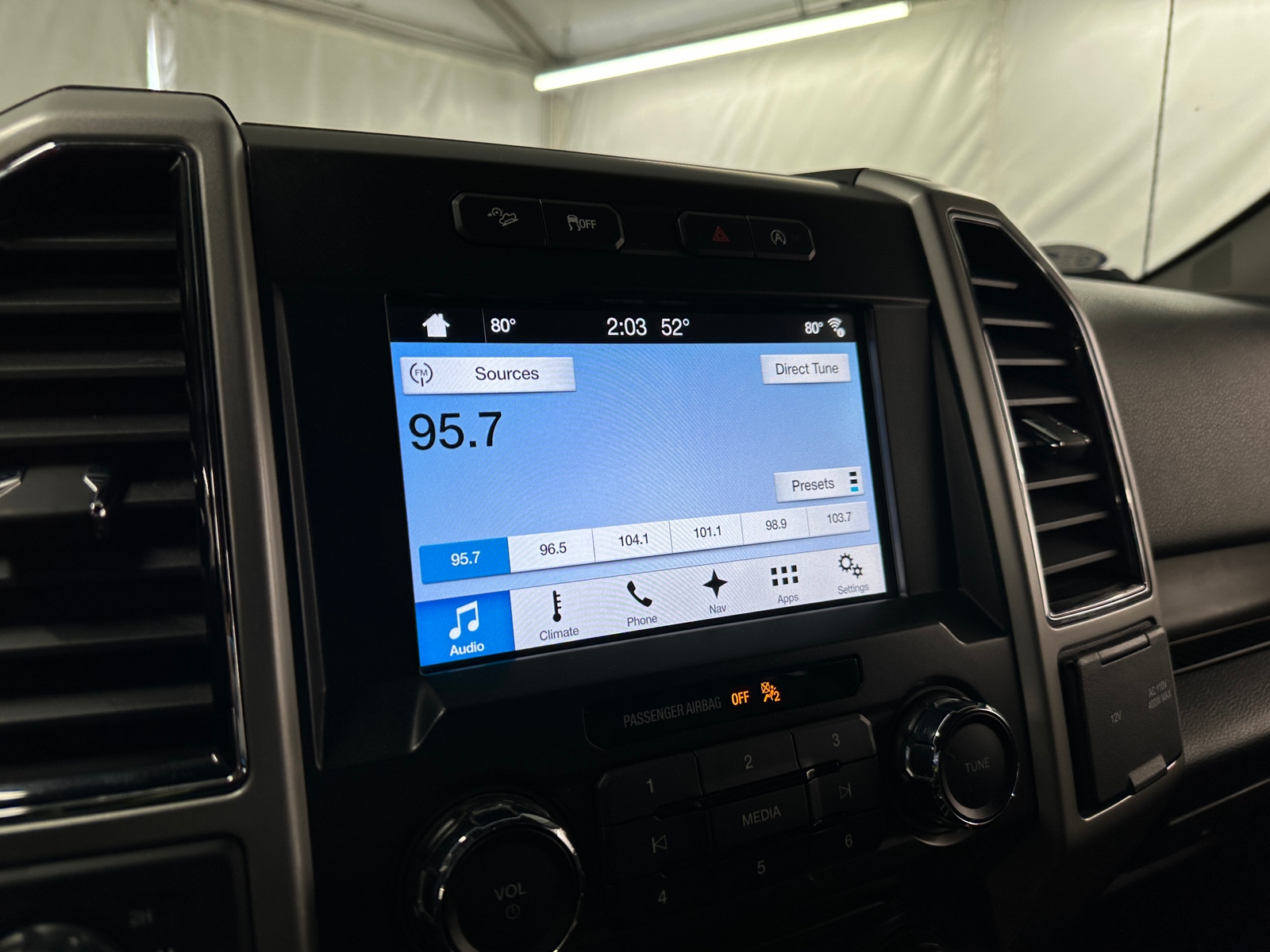 Thumbnail: 2018 Ford Econoline - 3