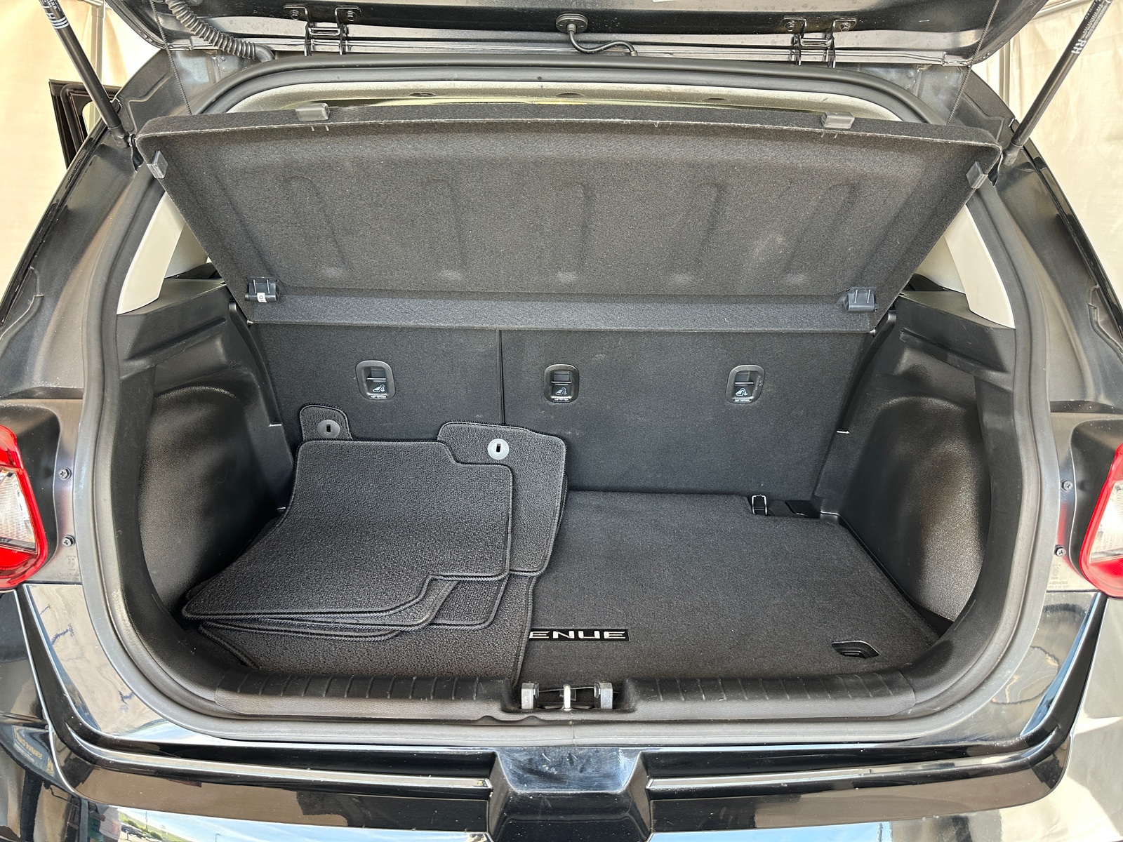 Thumbnail: 2022 Hyundai Venue - 7