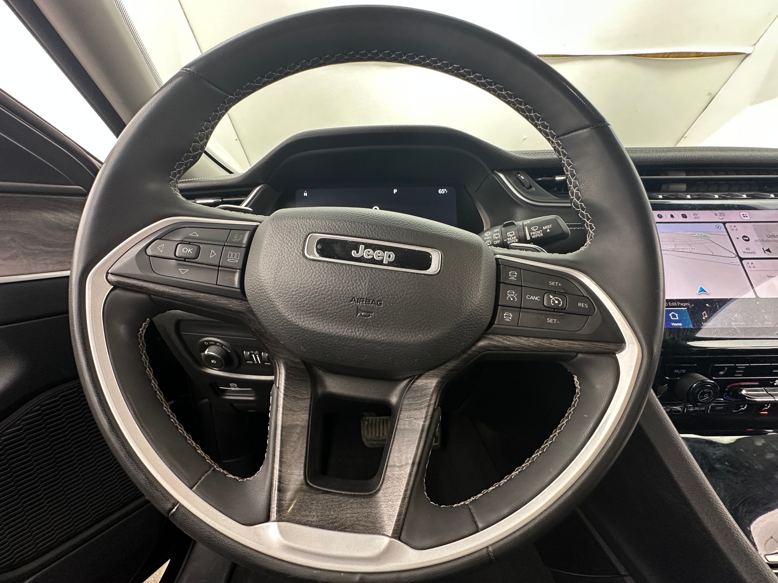 Thumbnail: 2023 Jeep Grand Cherokee - 4