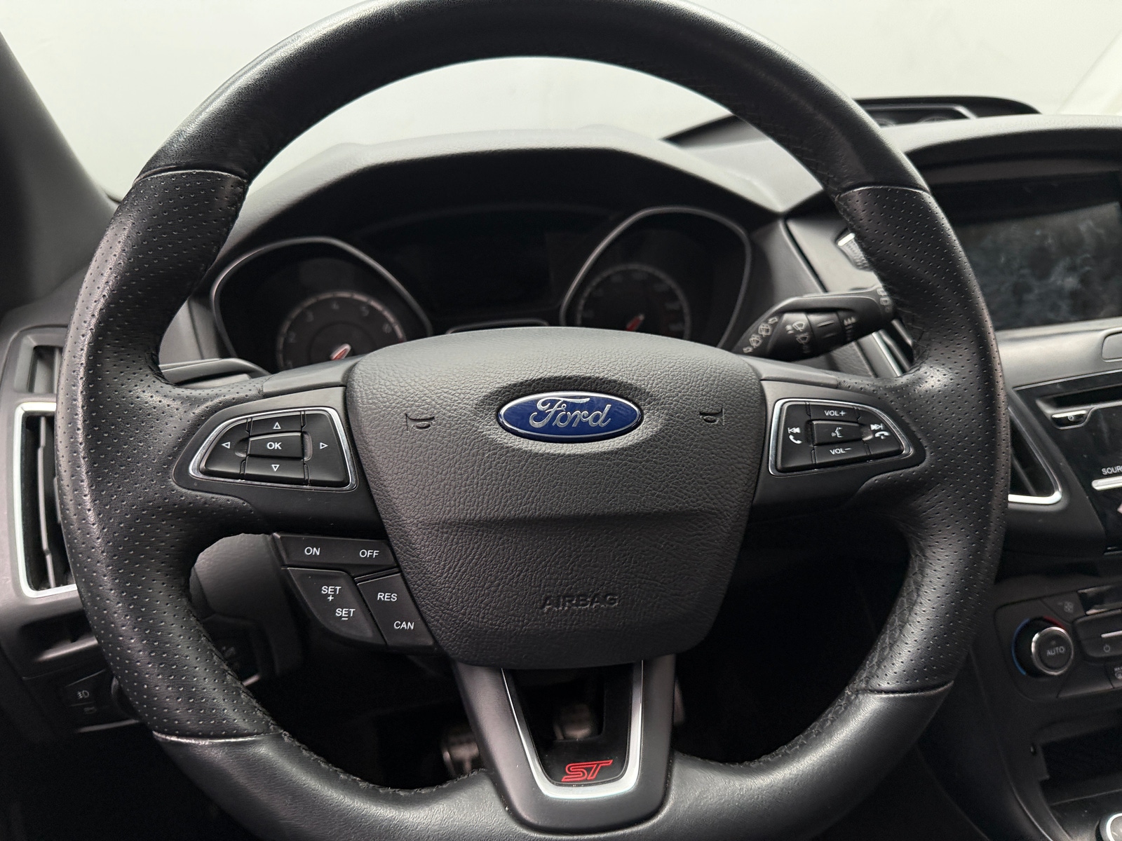 Thumbnail: 2017 Ford Focus - 5