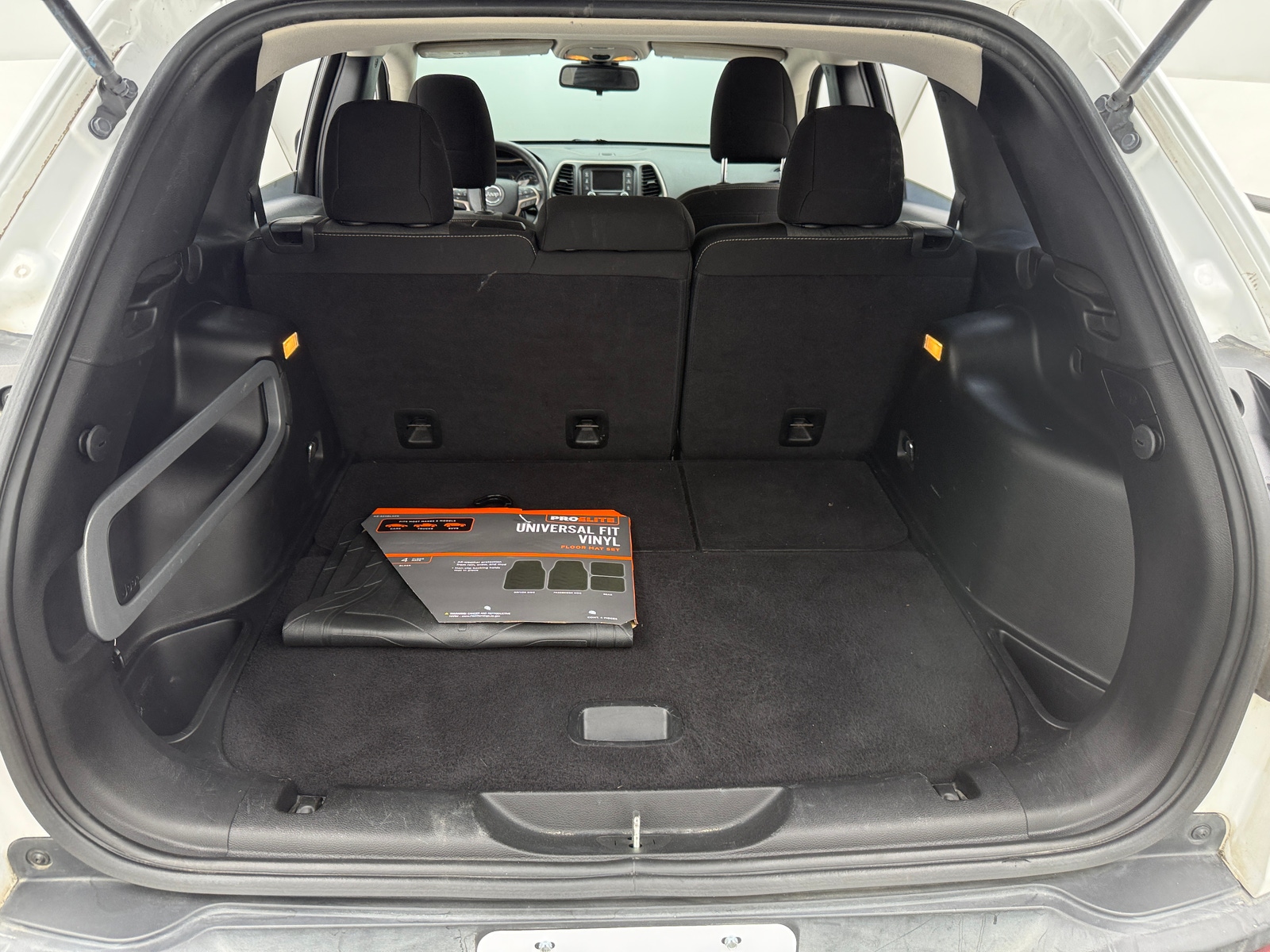 Thumbnail: 2016 Jeep Cherokee - 7