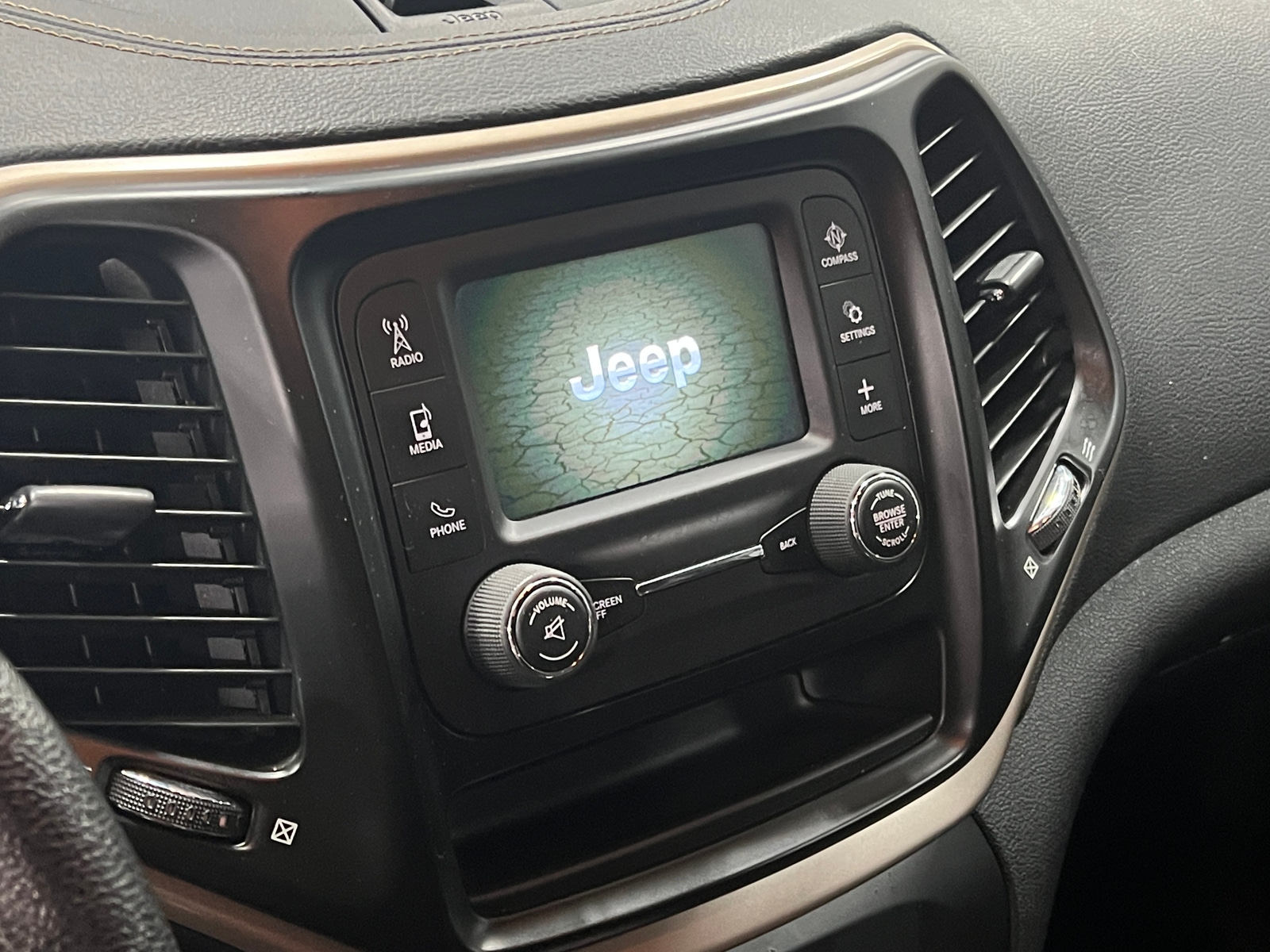Thumbnail: 2016 Jeep Cherokee - 4