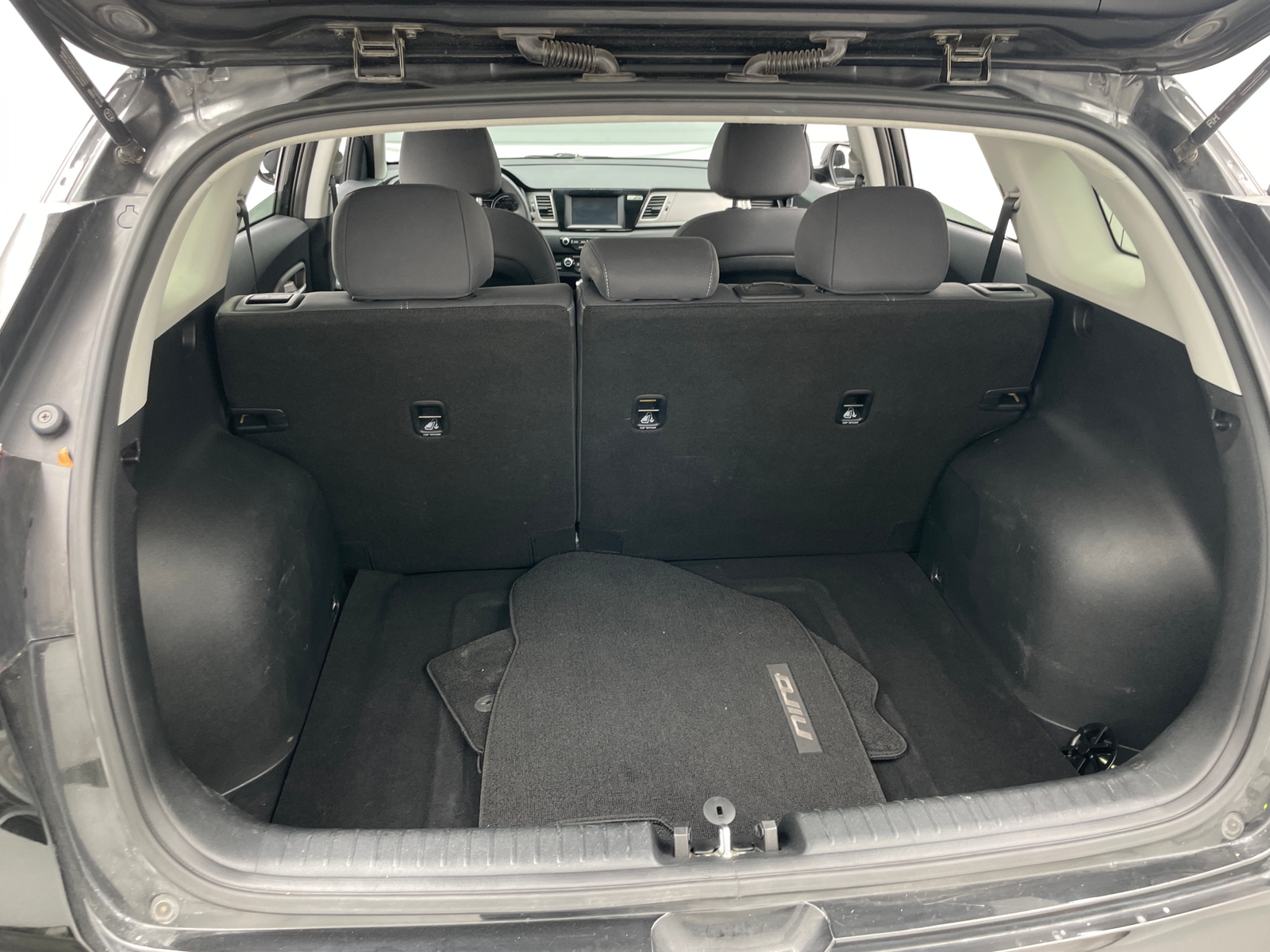 Thumbnail: 2018 Kia Niro - 7