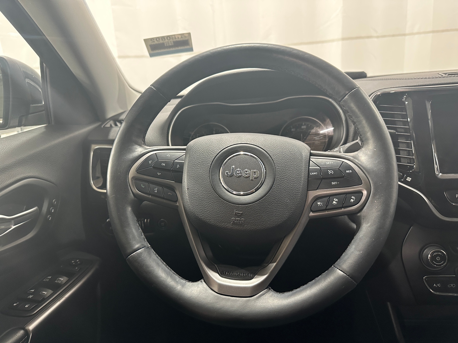 Thumbnail: 2019 Jeep Cherokee - 4