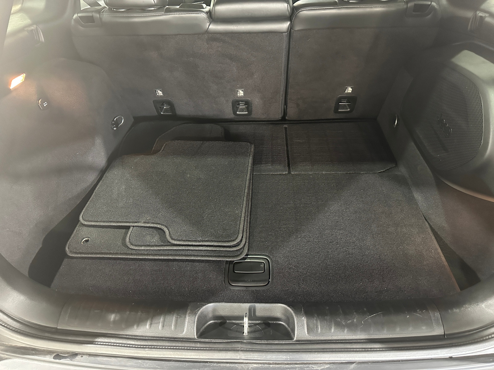 Thumbnail: 2019 Jeep Cherokee - 6