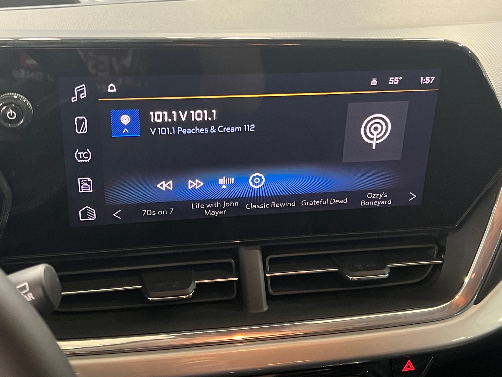 Thumbnail: 2025 Chevrolet Trax - 4