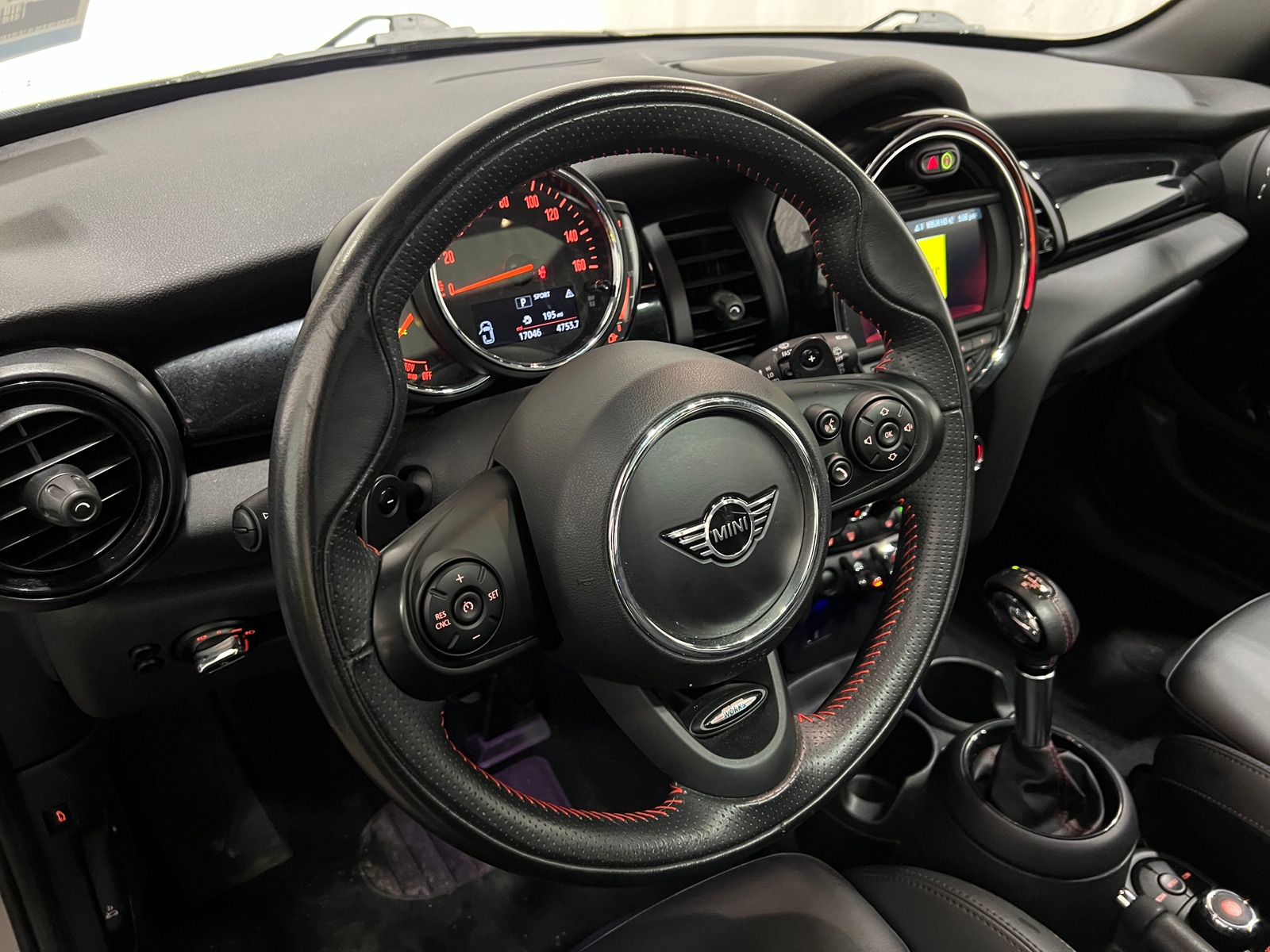 Thumbnail: 2019 MINI Cooper Hardtop - 4