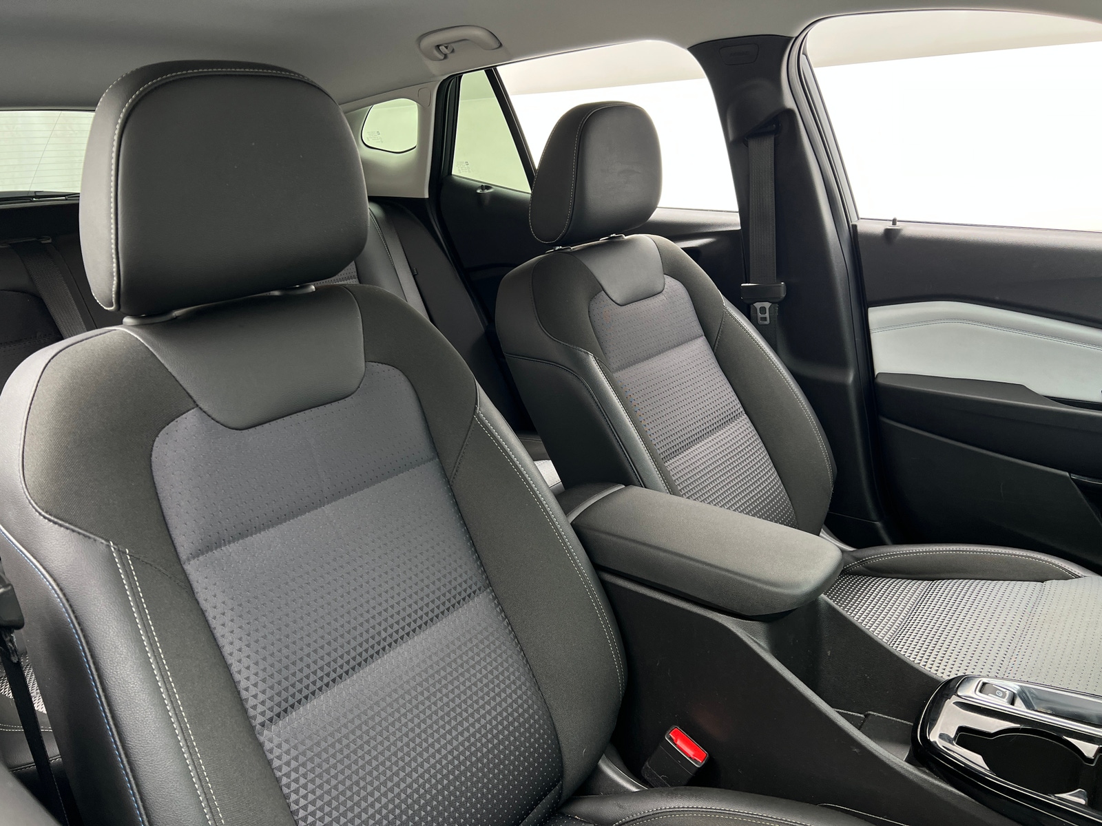 Thumbnail: 2025 Chevrolet Trax - 2