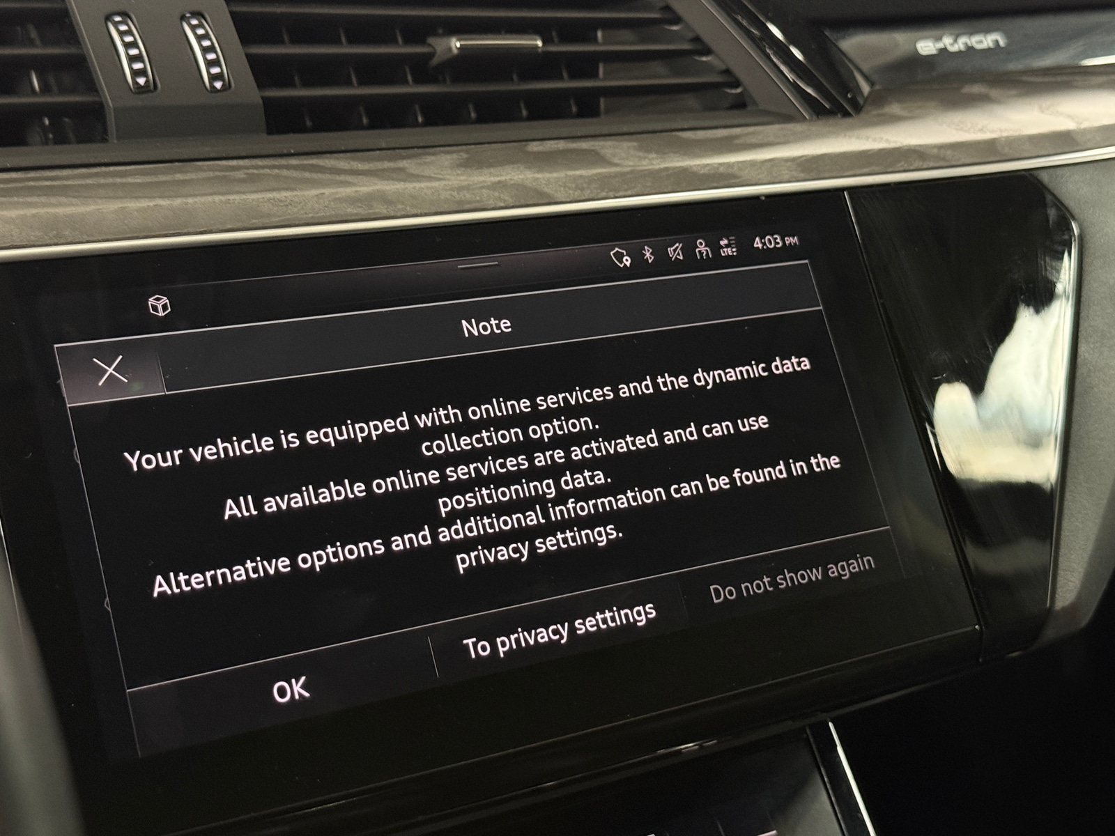 Thumbnail: 2022 Audi e-tron - 3