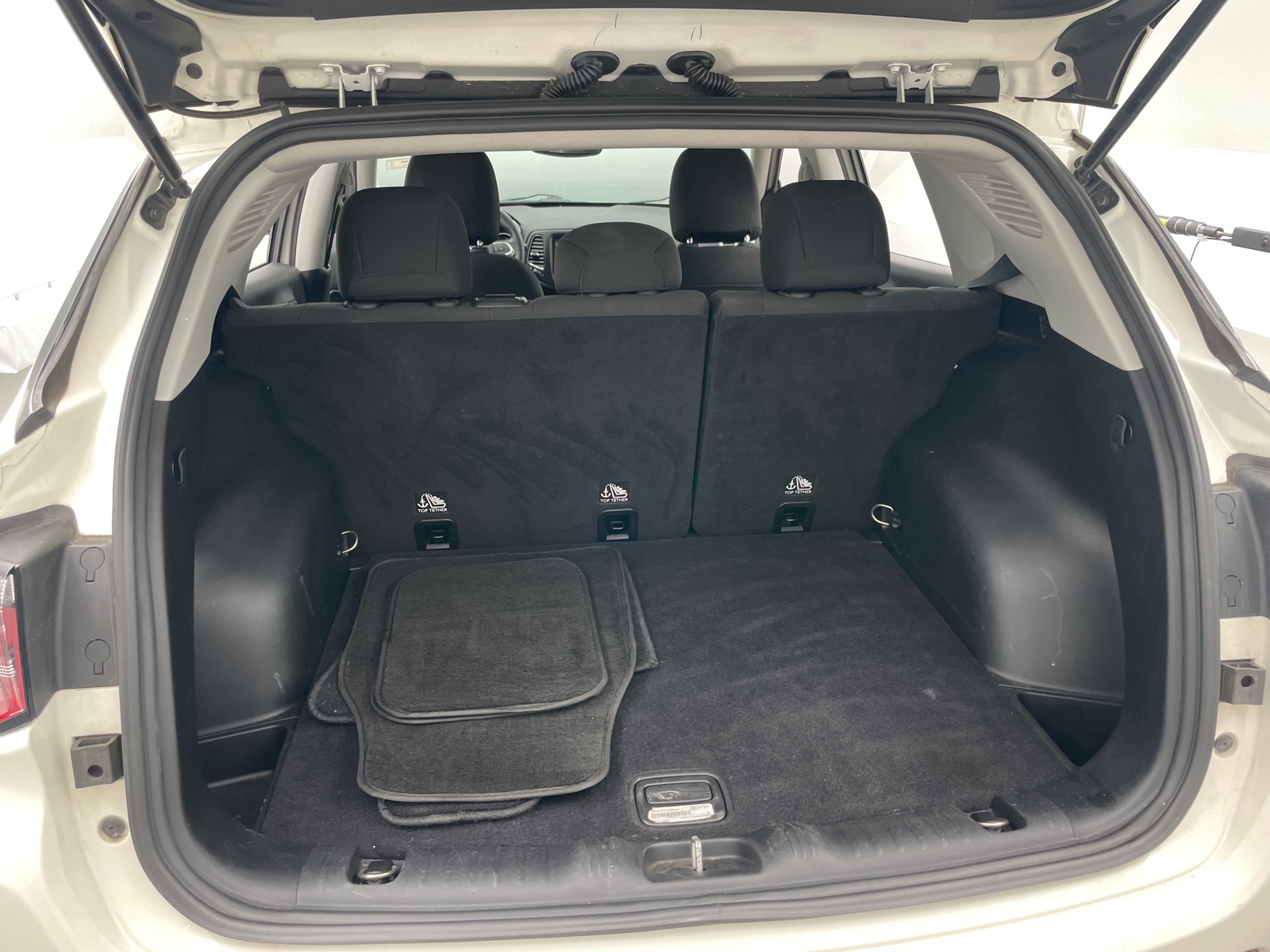 Thumbnail: 2017 Jeep Compass - 7