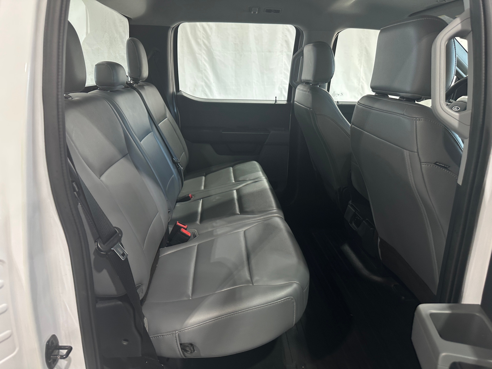 Thumbnail: 2021 Ford Econoline - 6