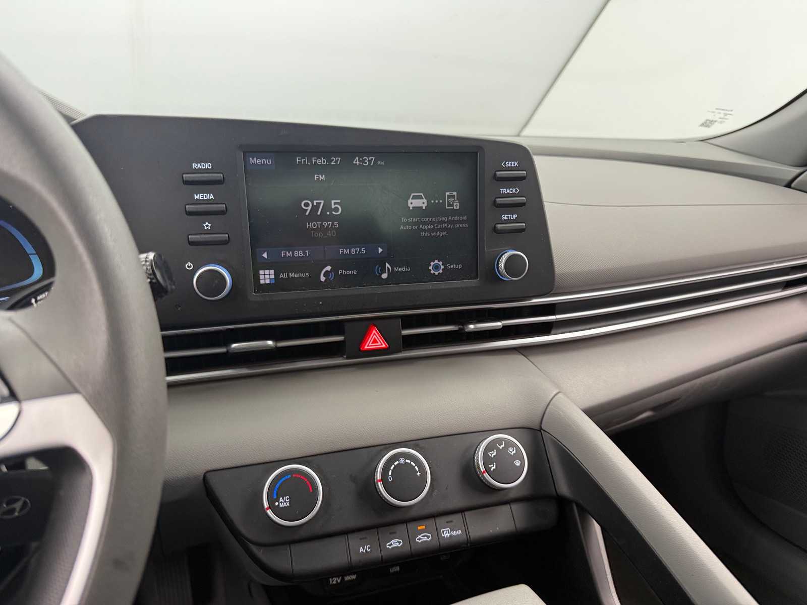 Thumbnail: 2024 Hyundai Elantra - 4