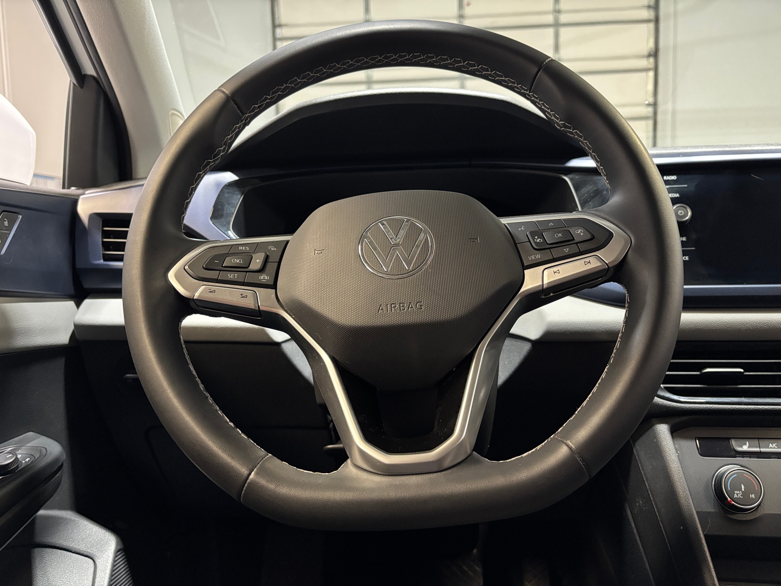 Thumbnail: 2022 Volkswagen Taos - 5