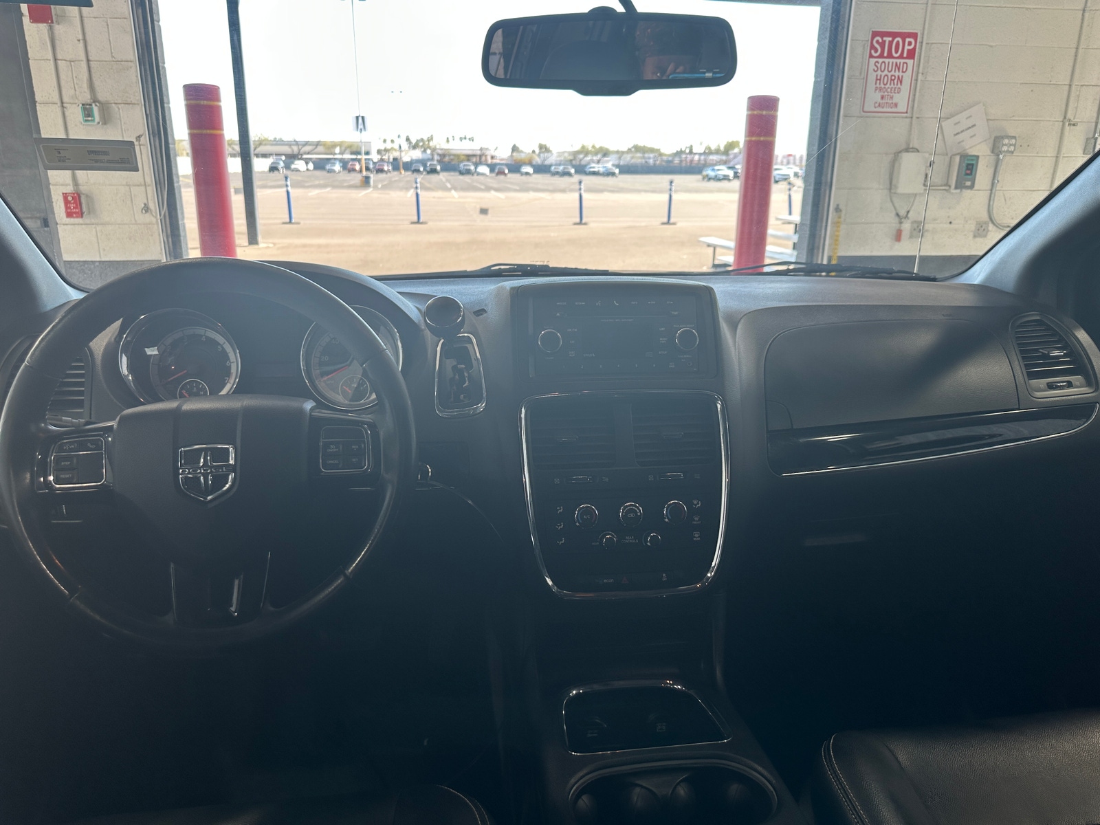 Thumbnail: 2016 Dodge Grand Caravan - 2