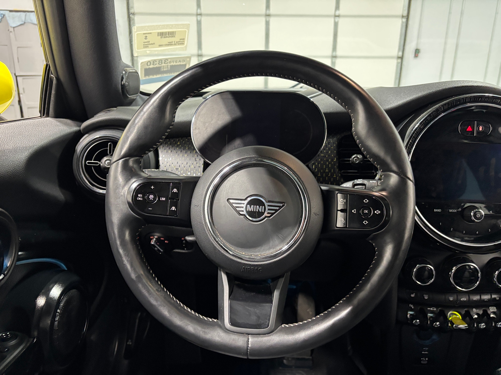 Thumbnail: 2022 MINI Cooper Hardtop - 4