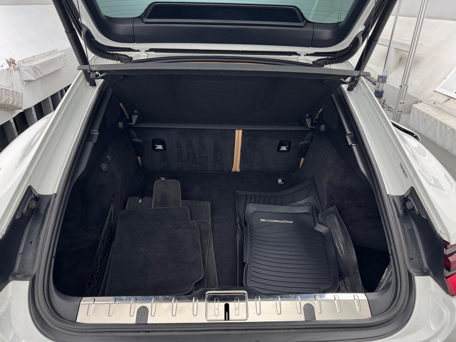 Thumbnail: 2018 Porsche Panamera - 6