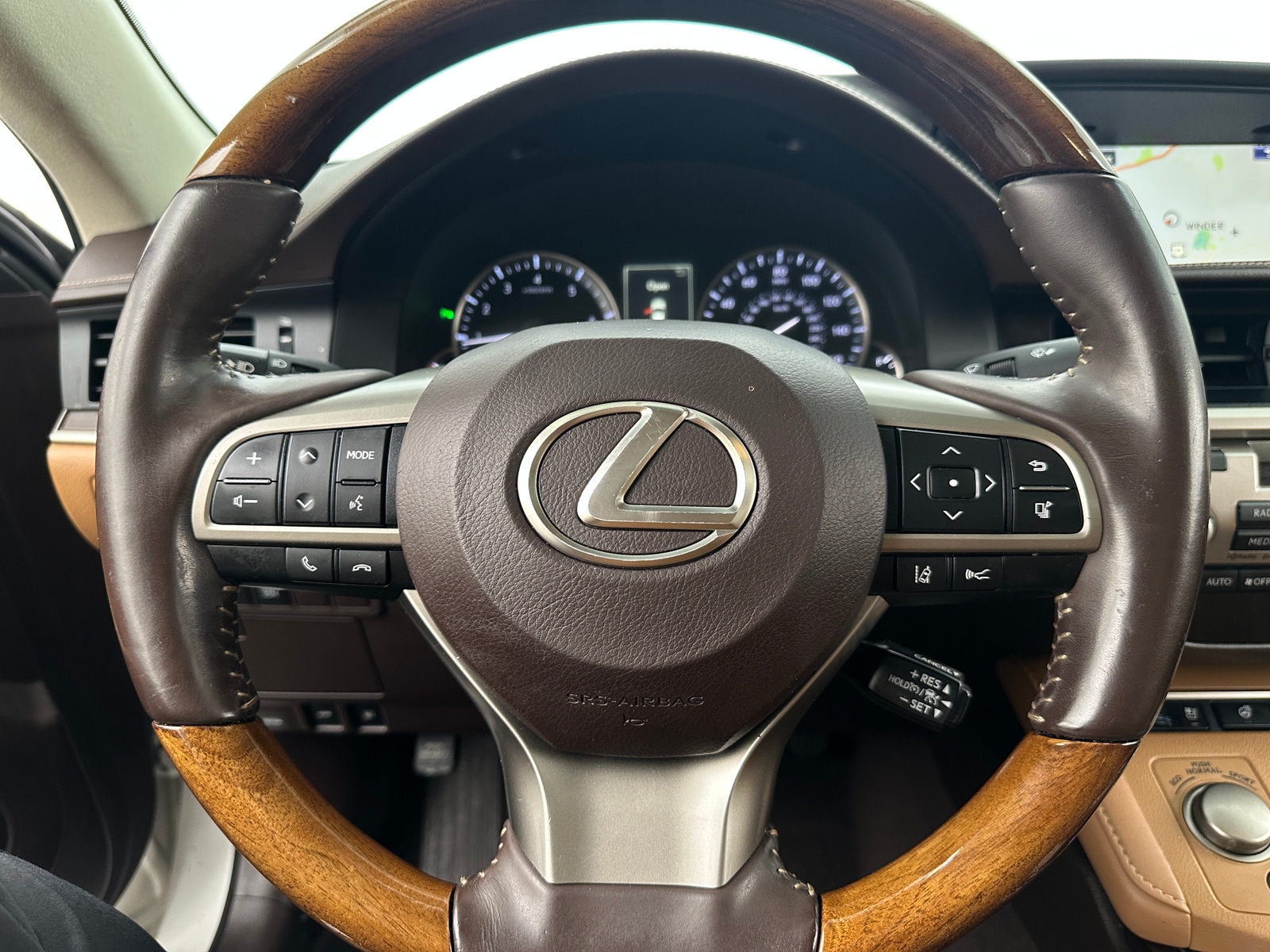 Thumbnail: 2016 Lexus ES - 4