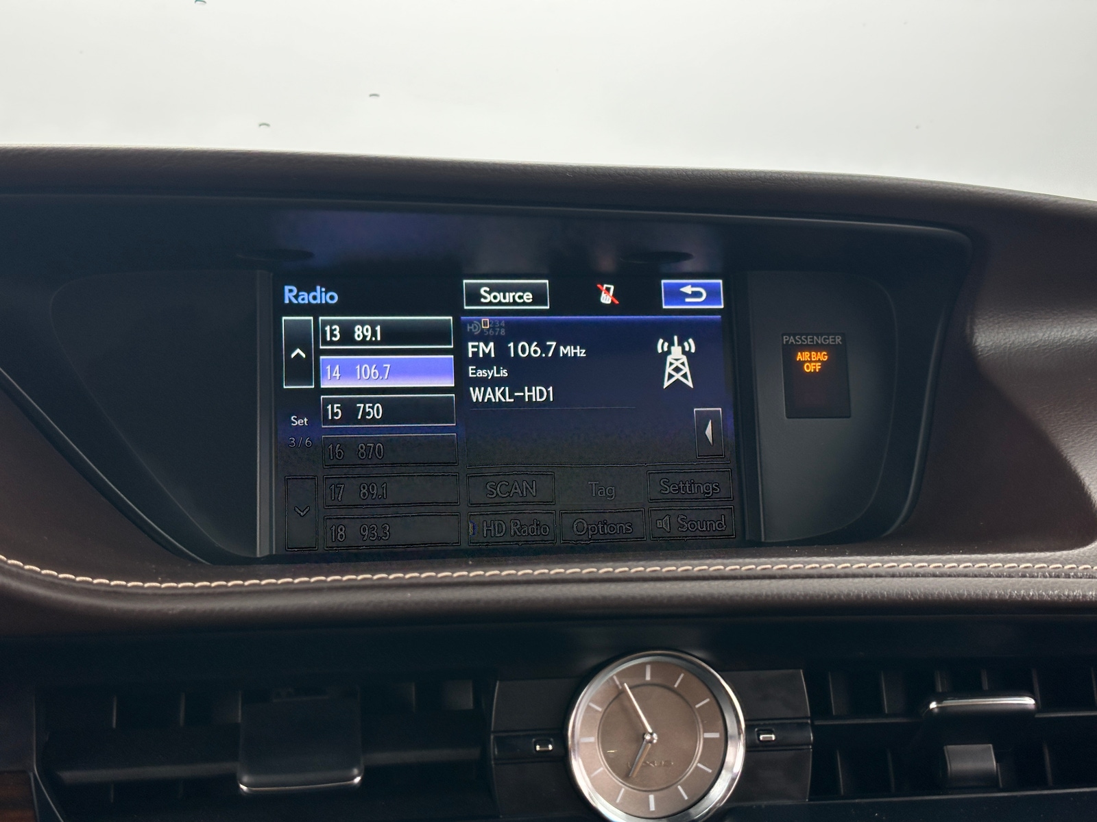 Thumbnail: 2016 Lexus ES - 3